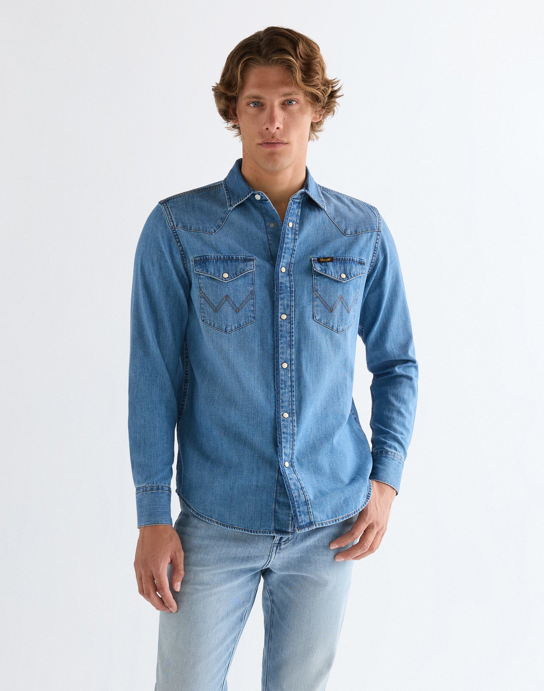 Western Shirt in Mid Light Wash Hemden Wrangler