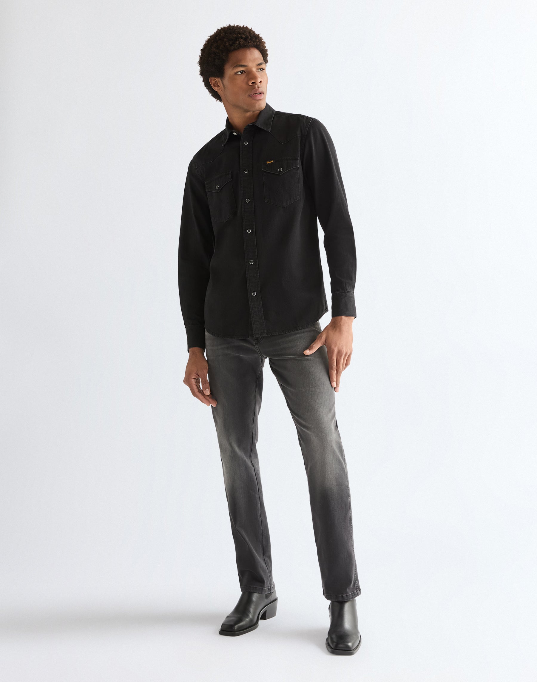 Western Shirt in Rinse Black Hemden Wrangler