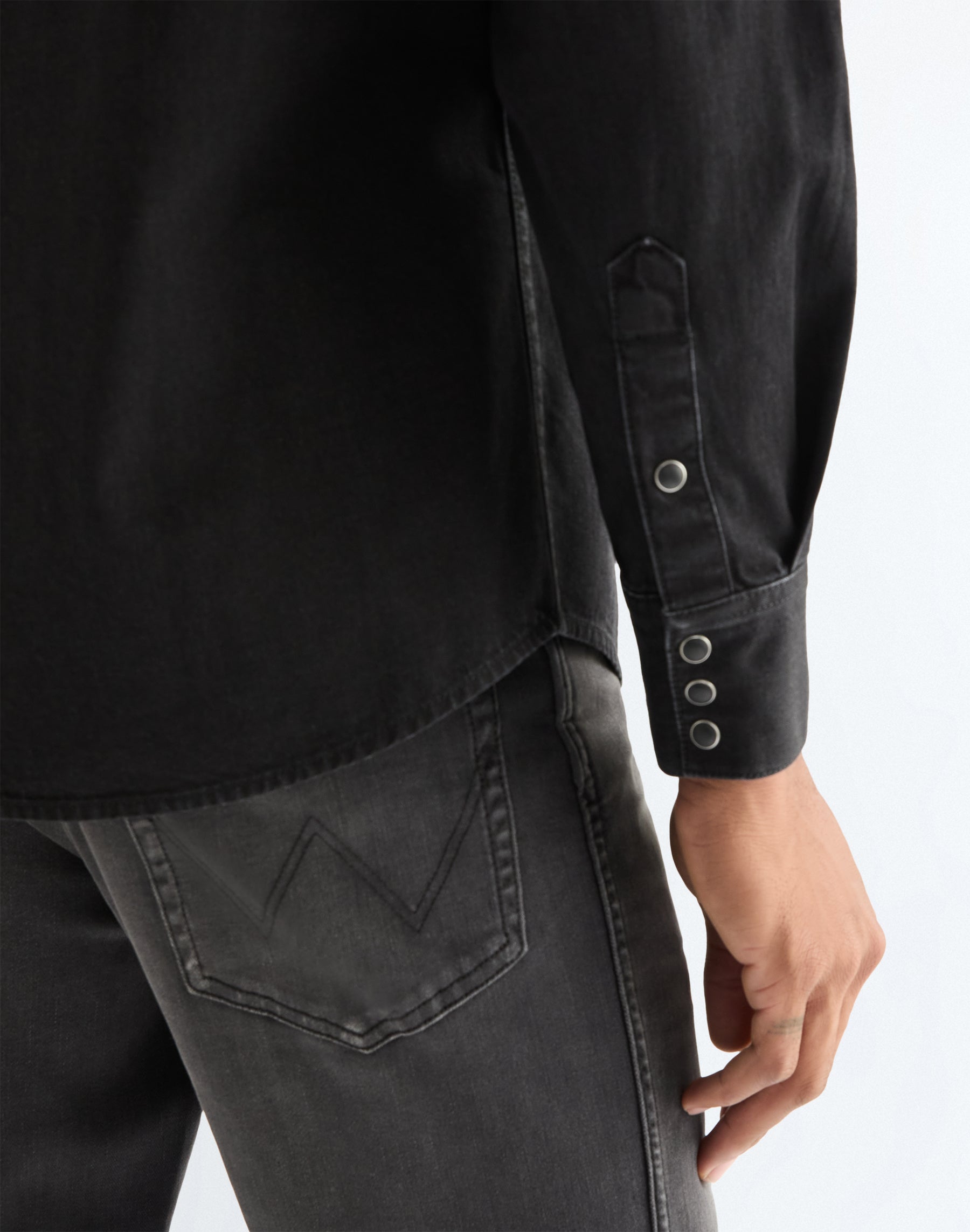 Western Shirt in Rinse Black Hemden Wrangler