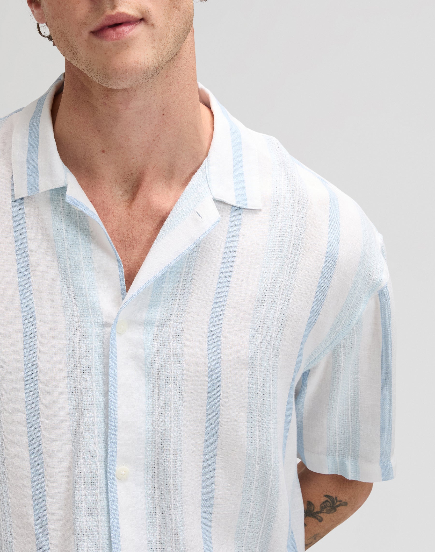 Rlx Resort Shirt in Beau Blue Stripe Hemden Lee