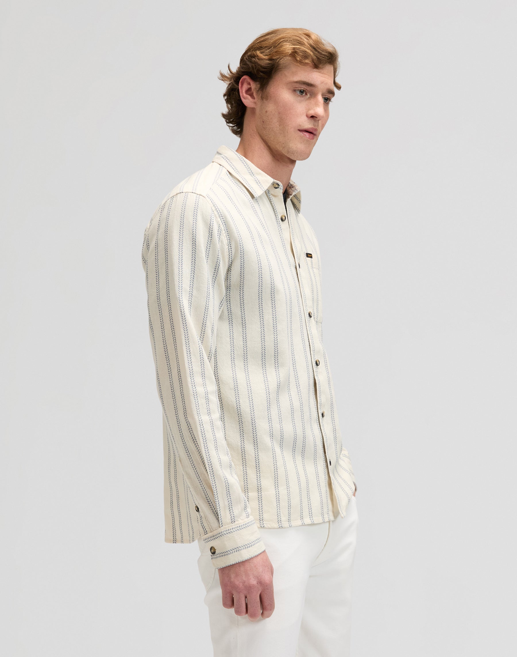 Leesure Shirt in Dustier Blue Stripe Hemden Lee