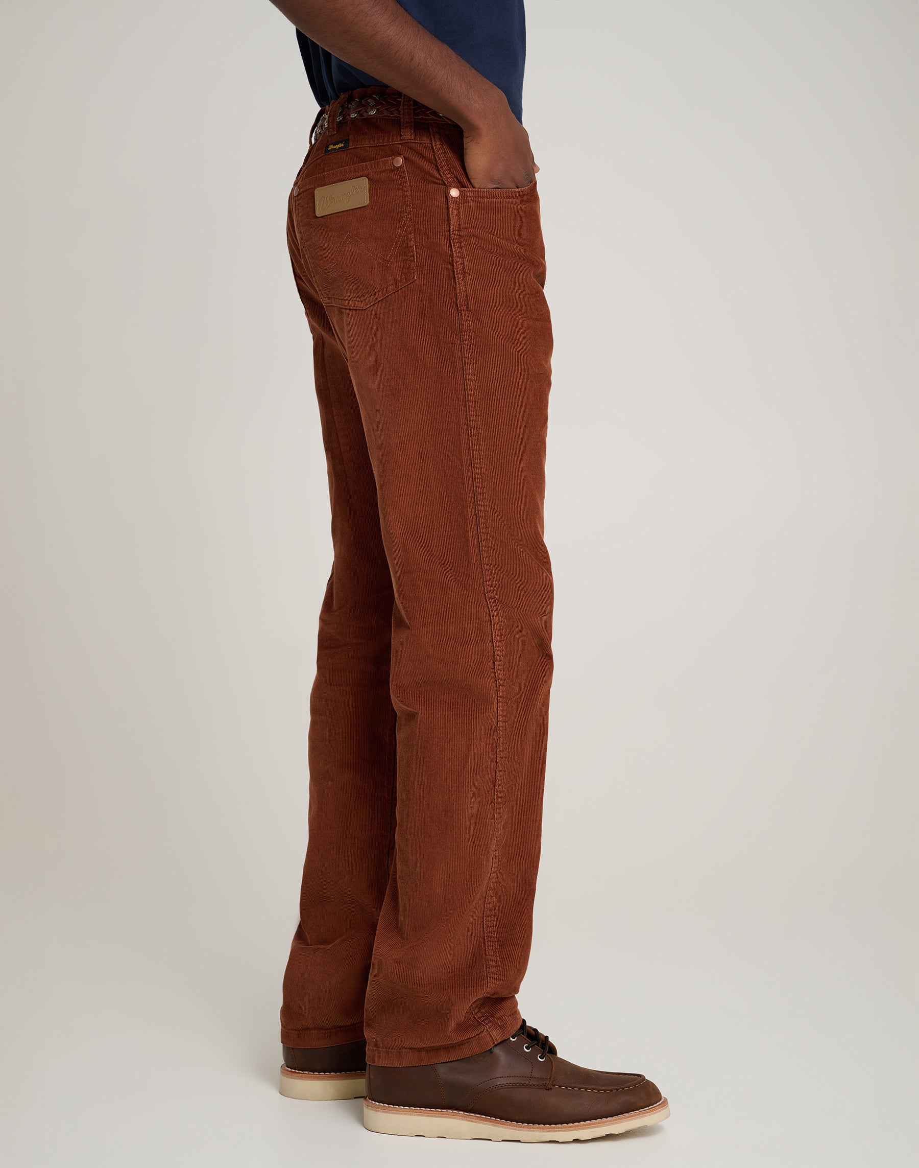 13Mwz in Brown Hosen Wrangler