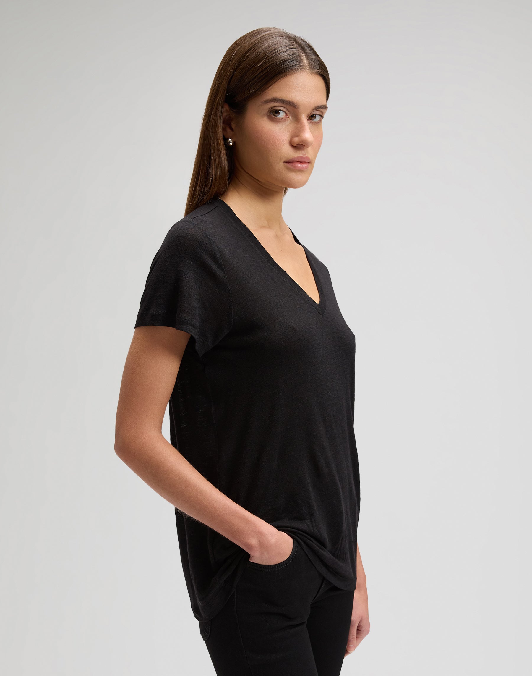 V Neck Tee in Black T-Shirts Lee