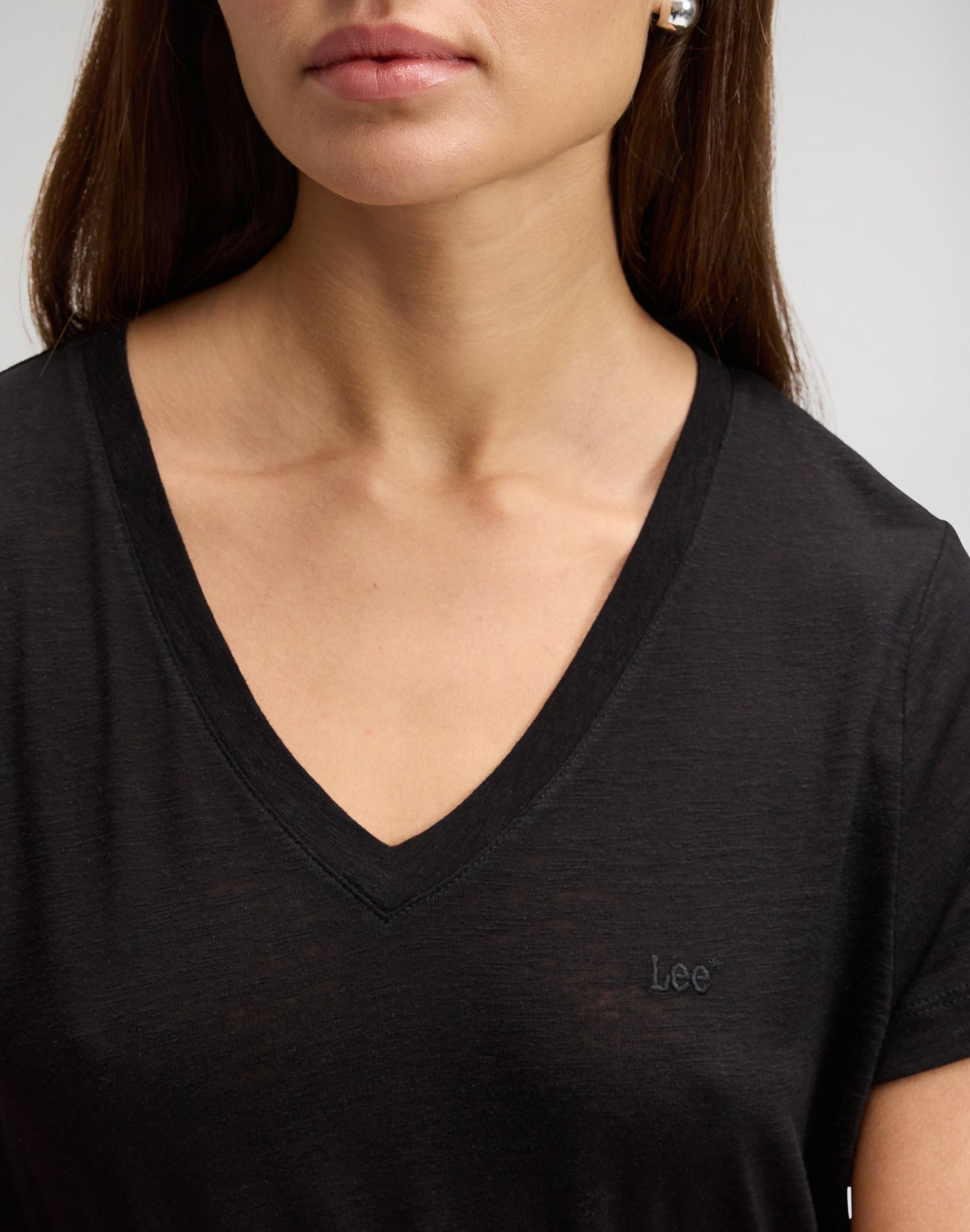 V Neck Tee in Black T-Shirts Lee