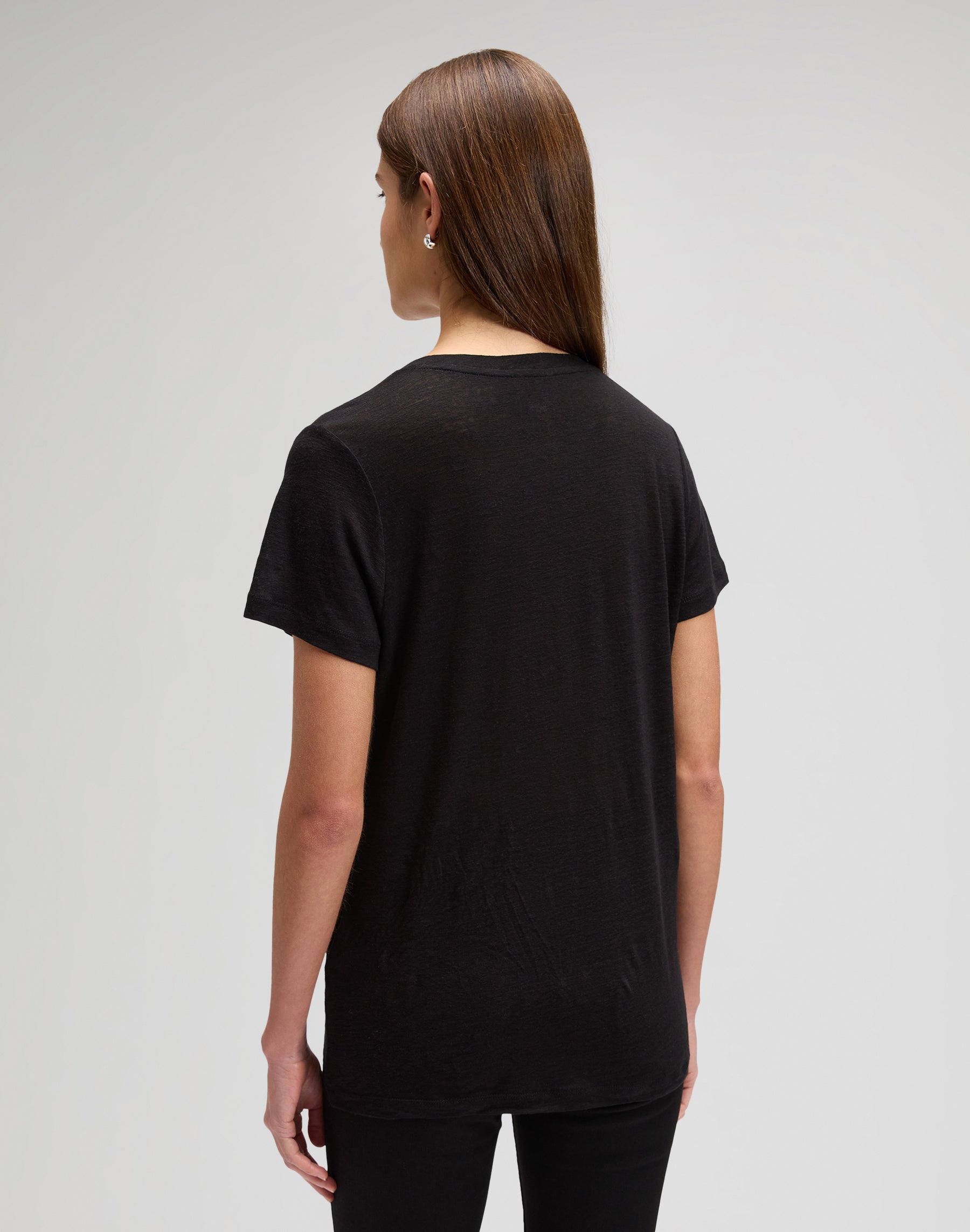 V Neck Tee in Black T-Shirts Lee