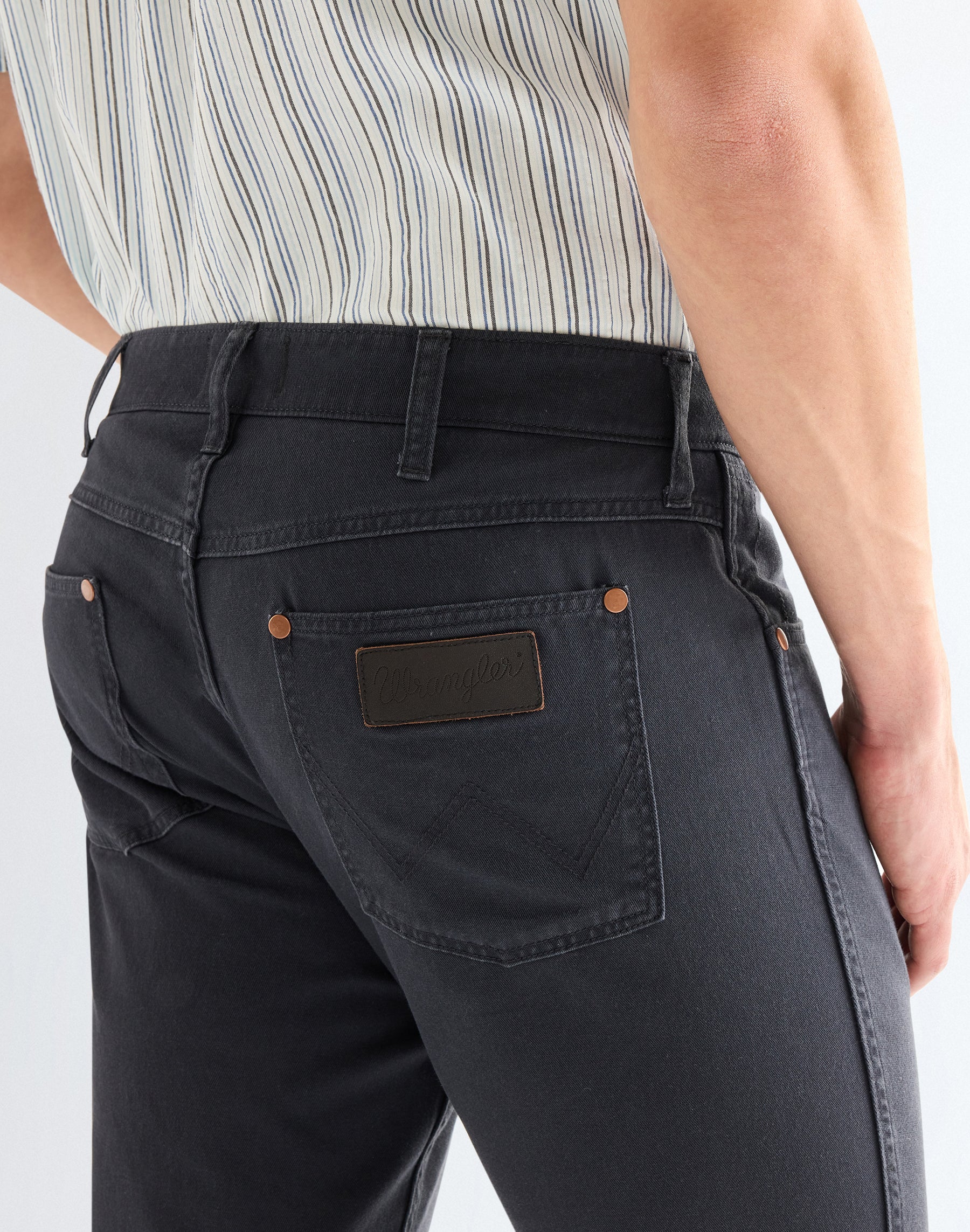 Greensboro in Dark Navy Pantalon Wrangler
