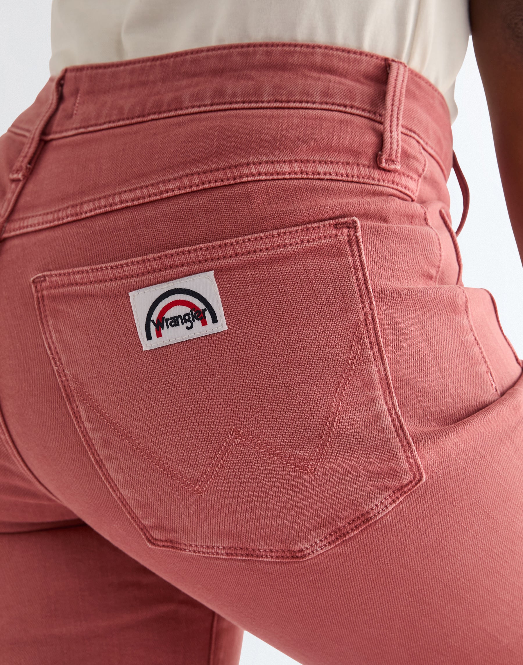 Flare in Washed Red Jeans Wrangler