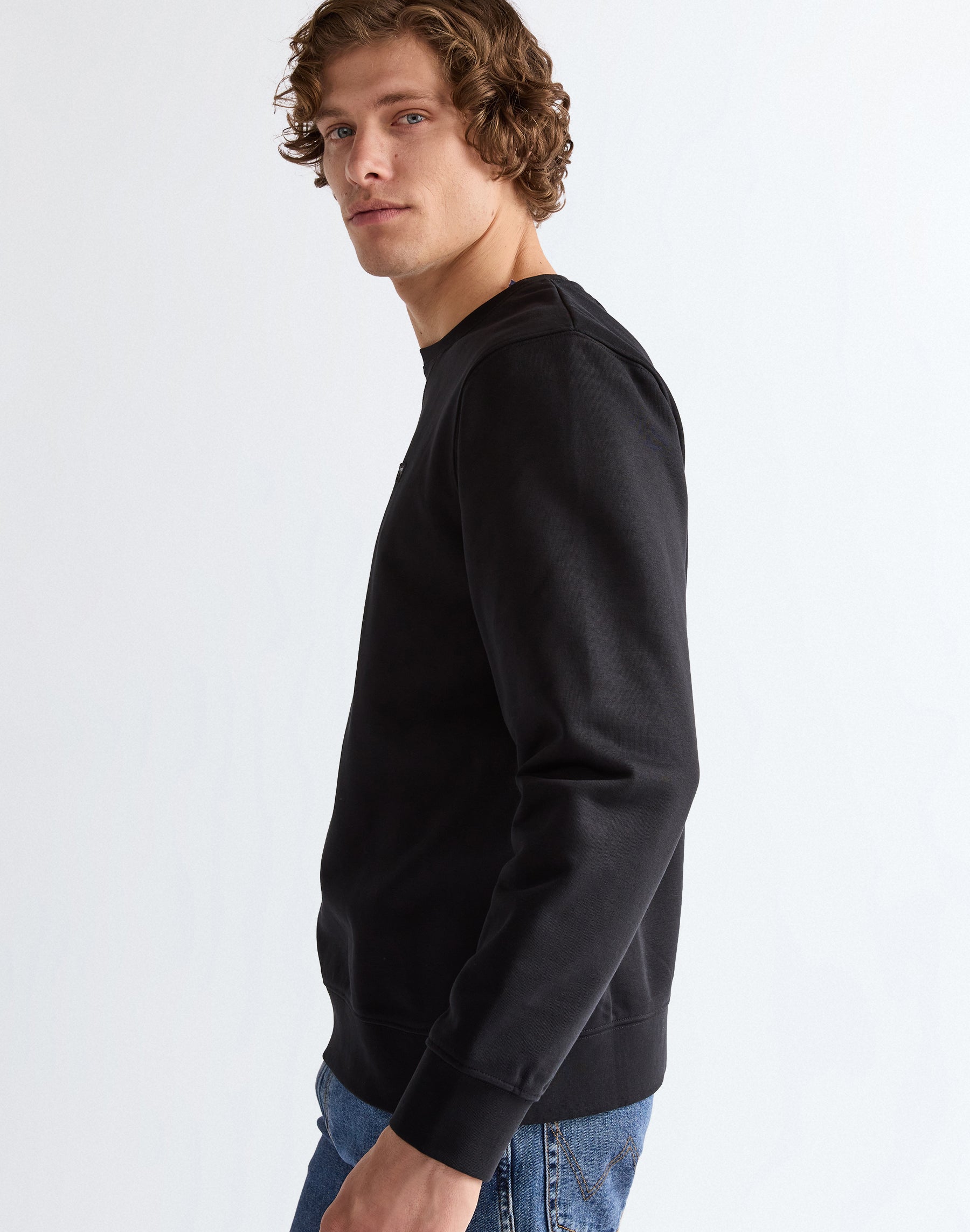 Sweatshirt Sign Off in Black Sweatshirts Wrangler