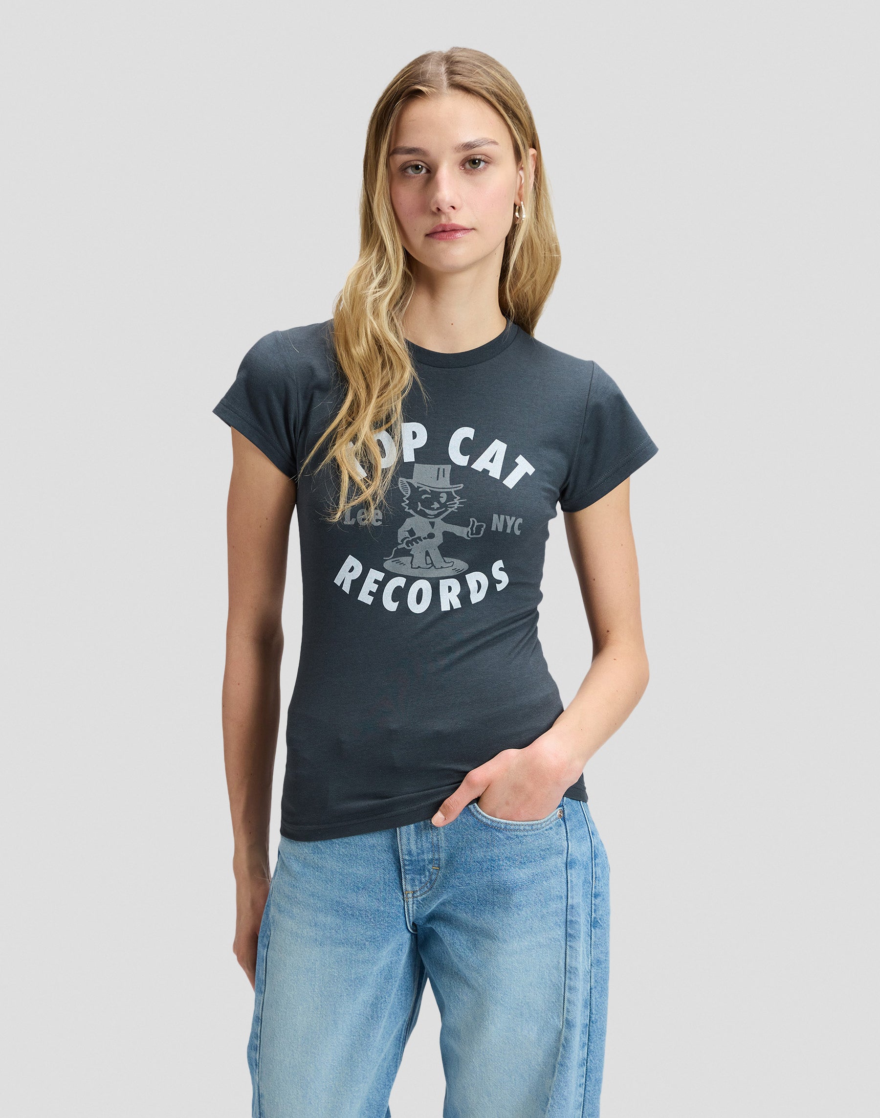 T-Shirt Record in Washed Black T-Shirts Lee