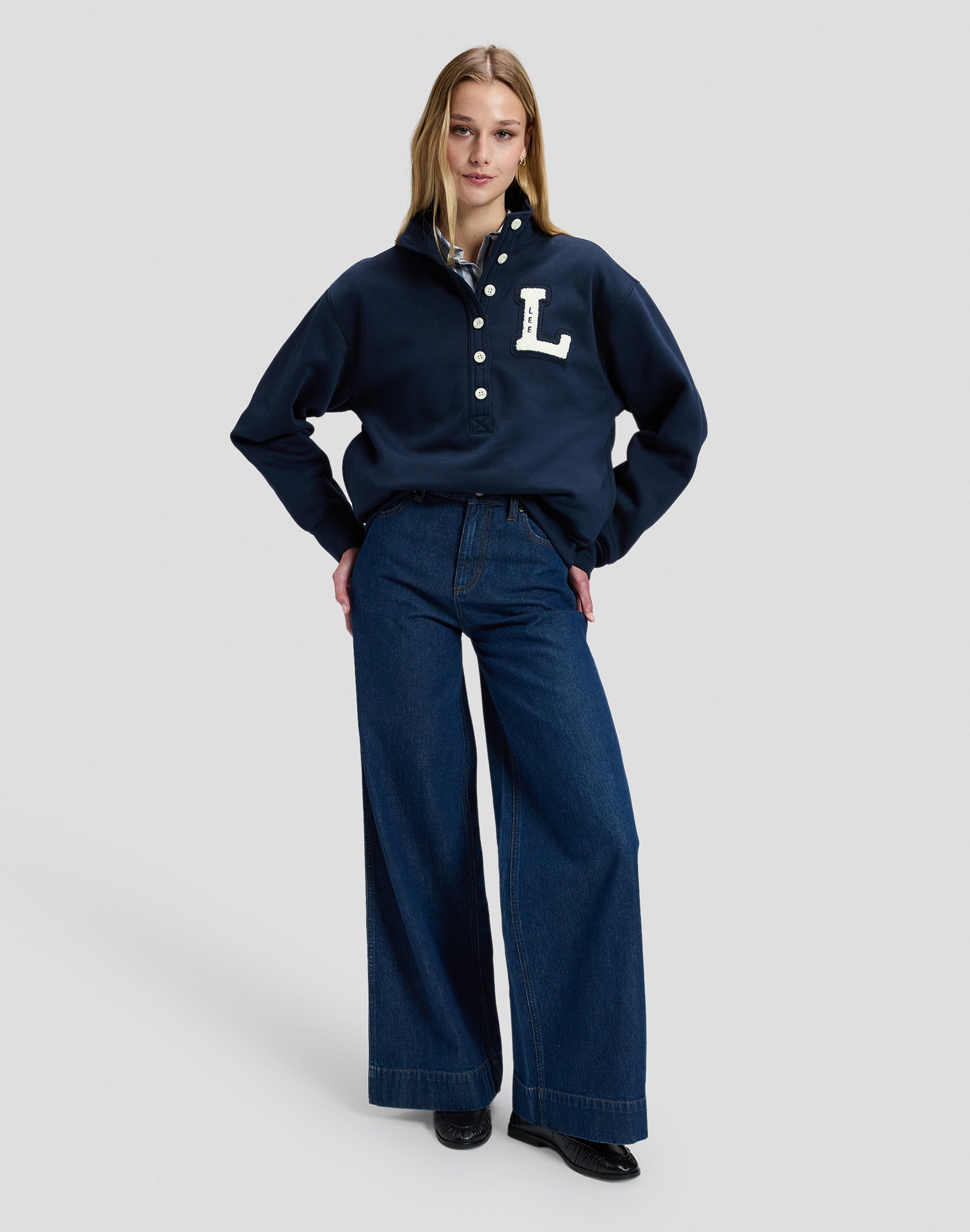 Sweatshirt Popover in Rivet Navy Sweatshirts Lee