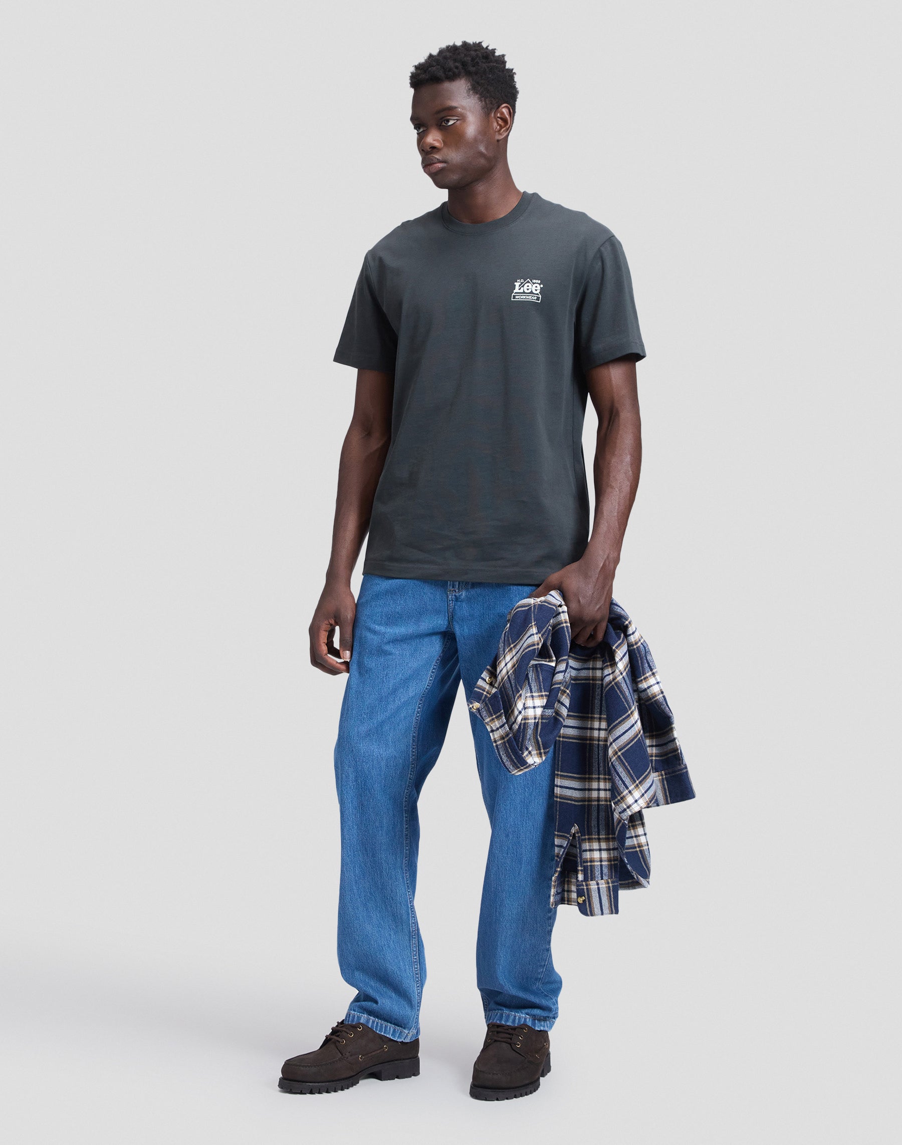 T-Shirt Workwear Crew in Washed Black T-Shirts Lee