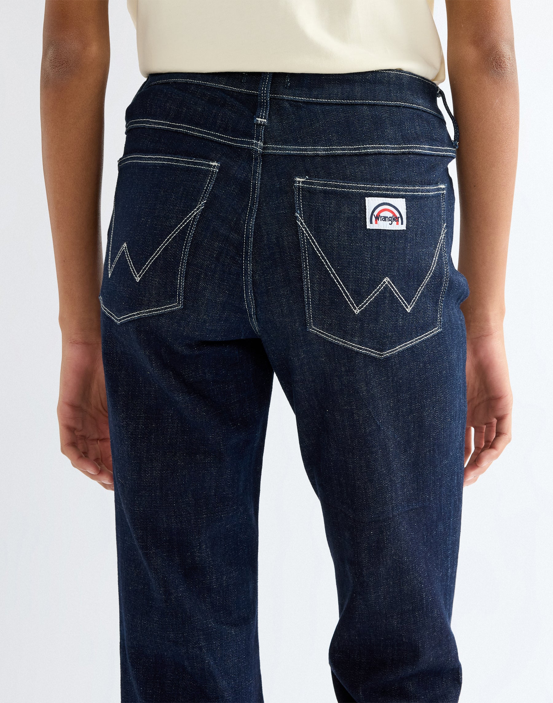 Jeans Flare in Dark Orbit Jeans Wrangler