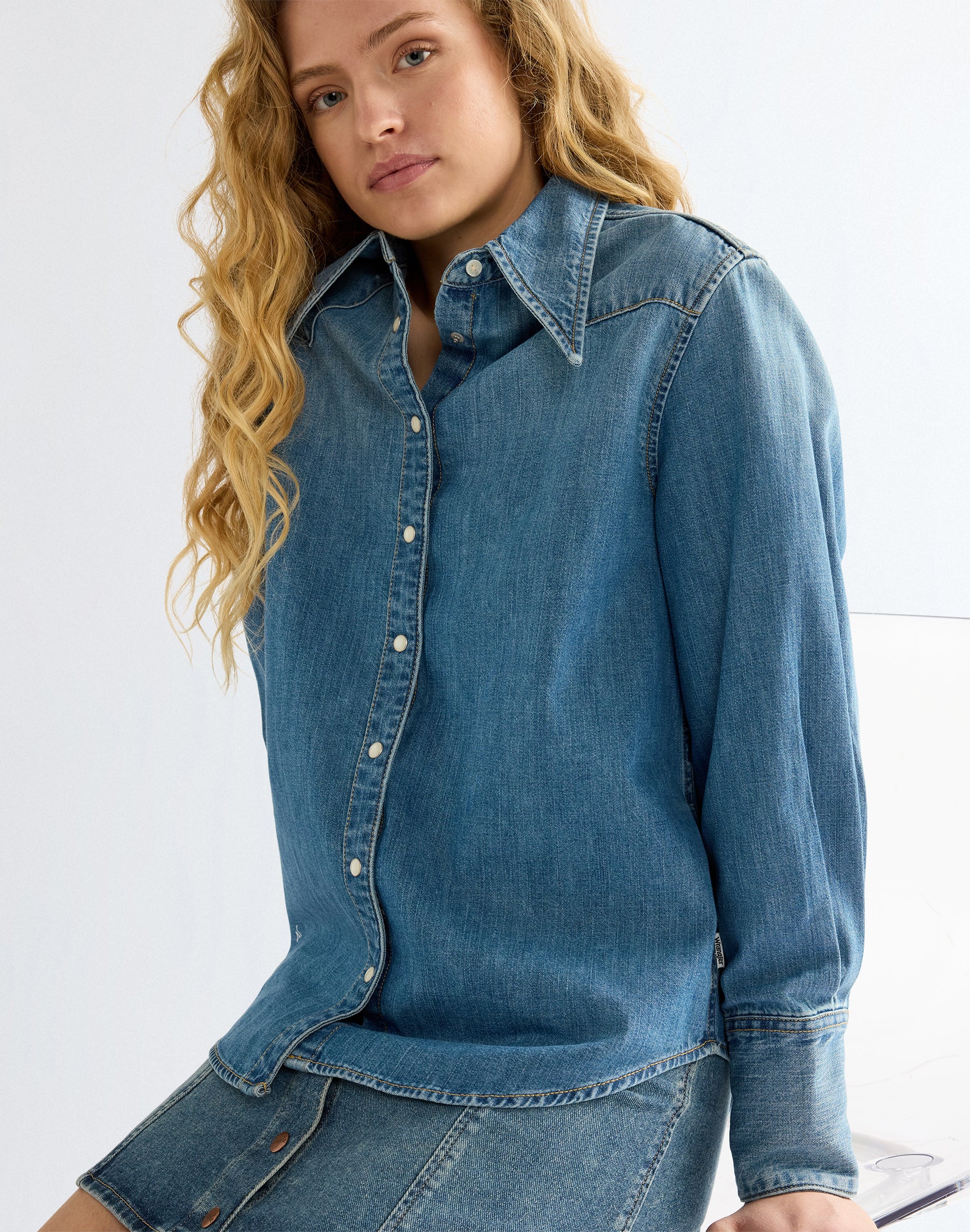 Jeanshemd Drama Collar in Classic Fade Hemden Wrangler