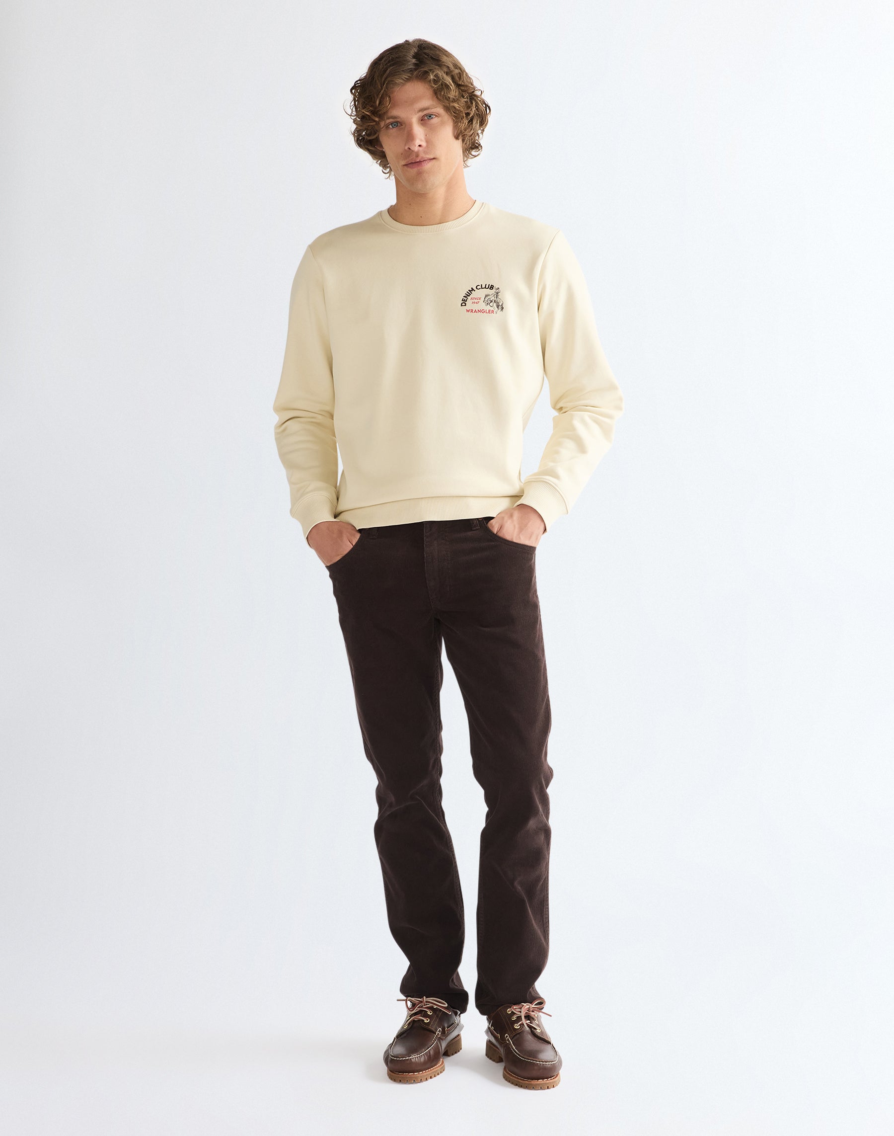 Sweatshirt Small Graphic in Almond Milk Sweatshirts Wrangler
