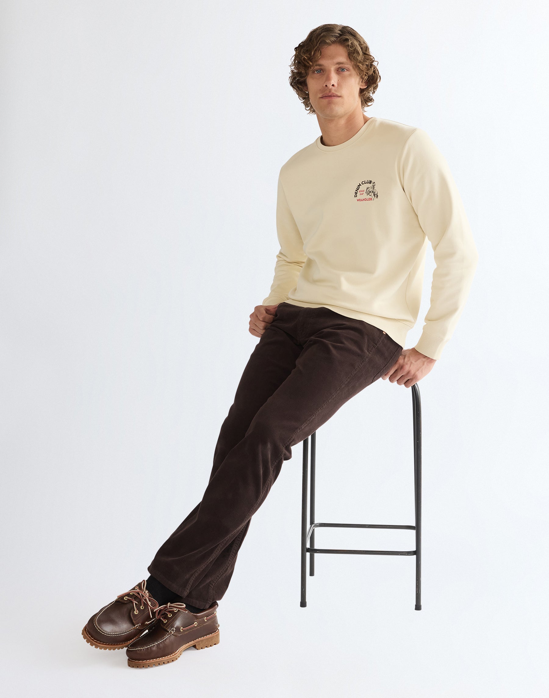 Sweatshirt Small Graphic in Almond Milk Sweatshirts Wrangler