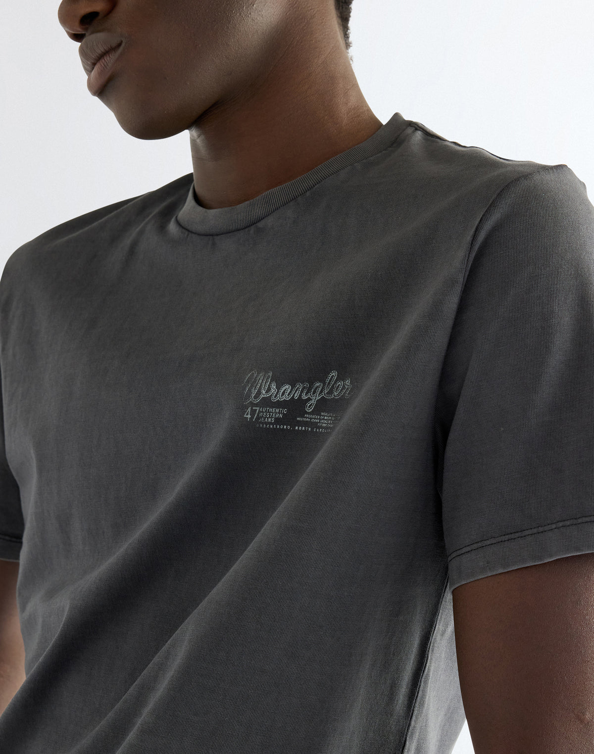 T-Shirt Graphic in Black Beauty T-Shirts Wrangler