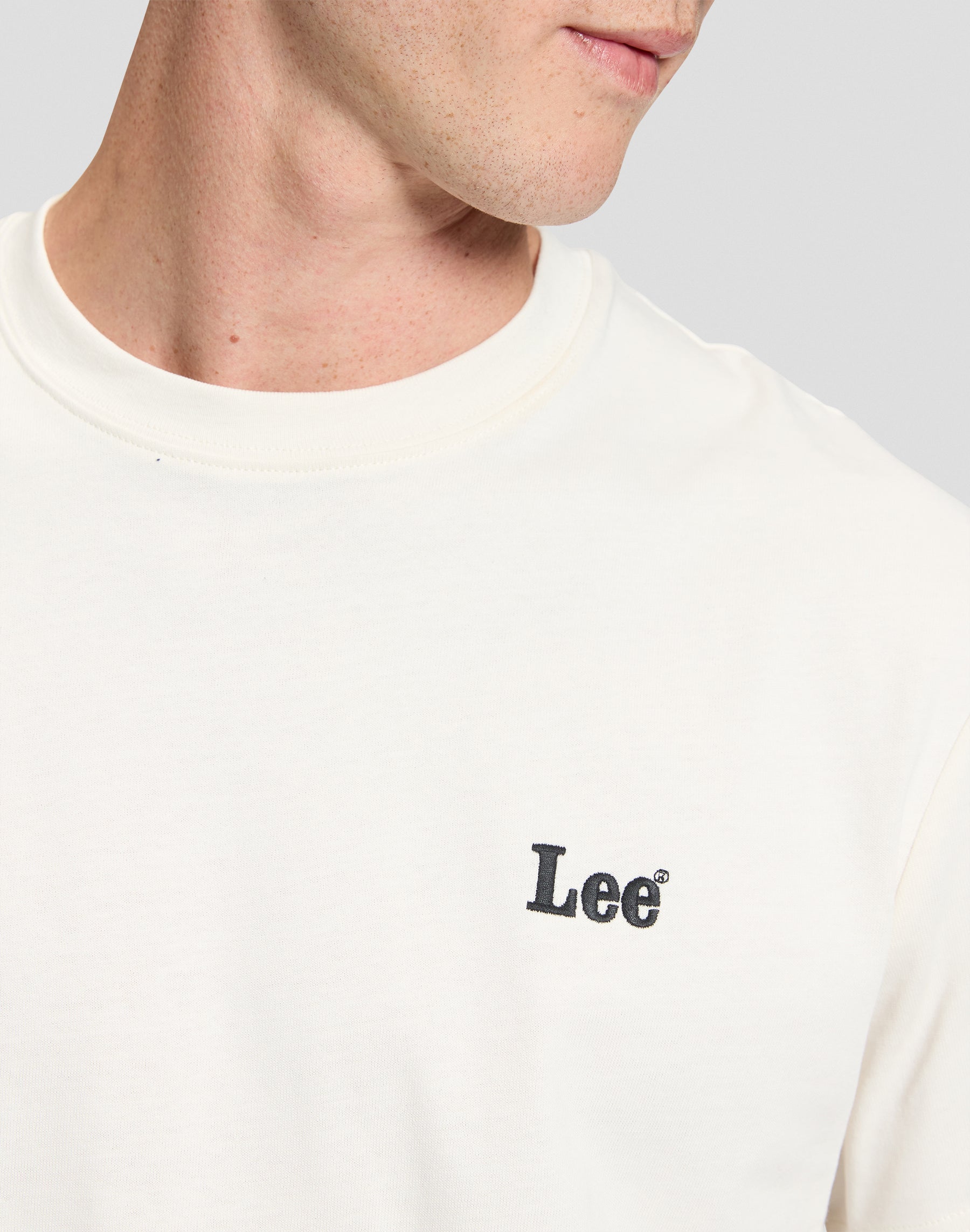 T-Shirt Small Logo in Ecru T-Shirts Lee