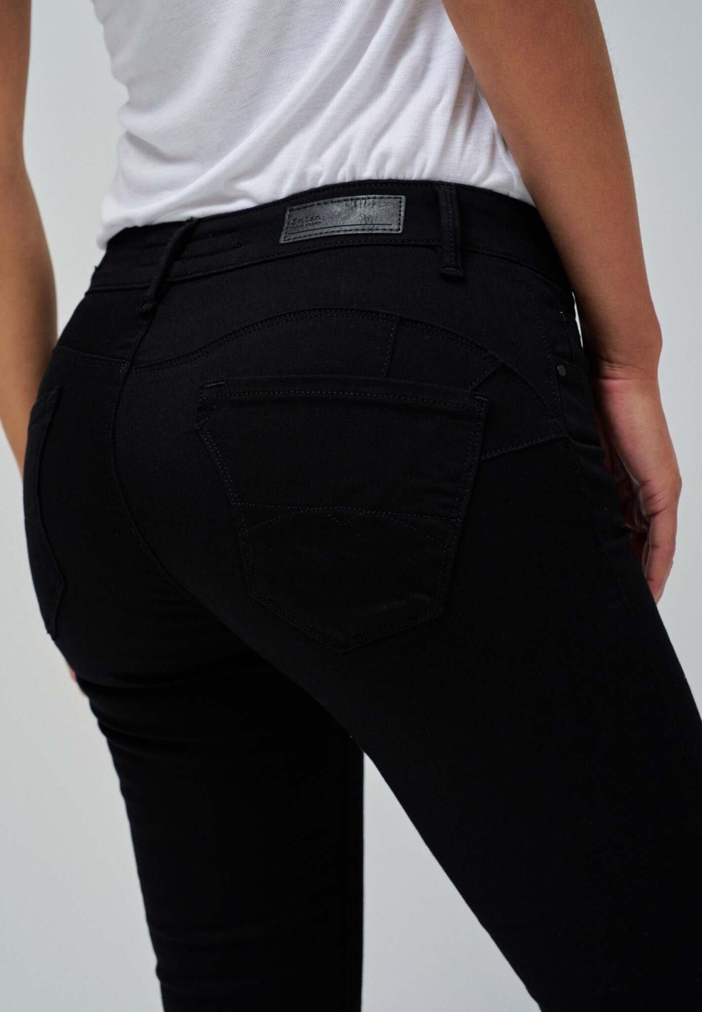 Wonder Skinny Push-Up in Black Jeans Salsa Jeans