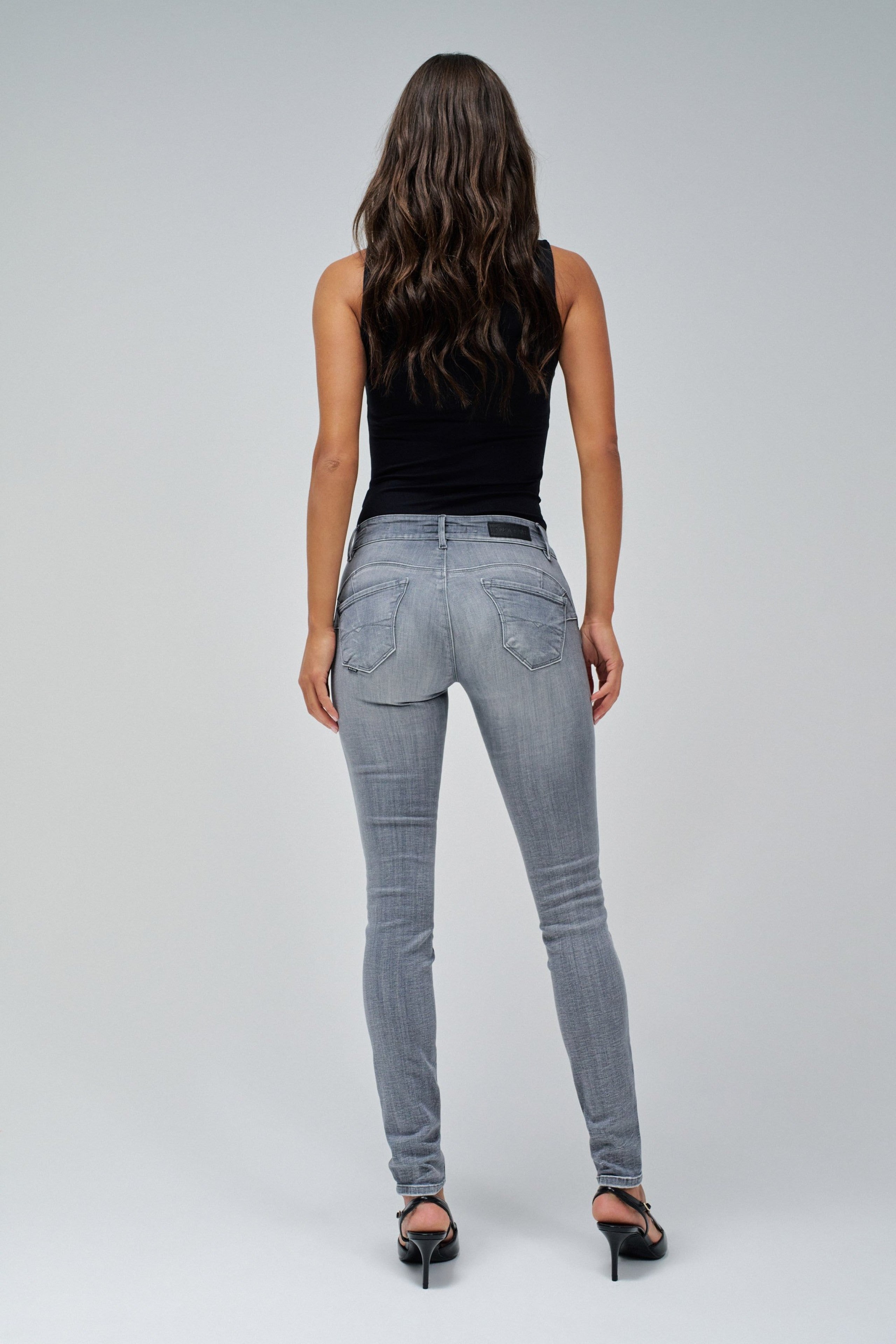 Wonder Skinny Push-Up in Dark Grey