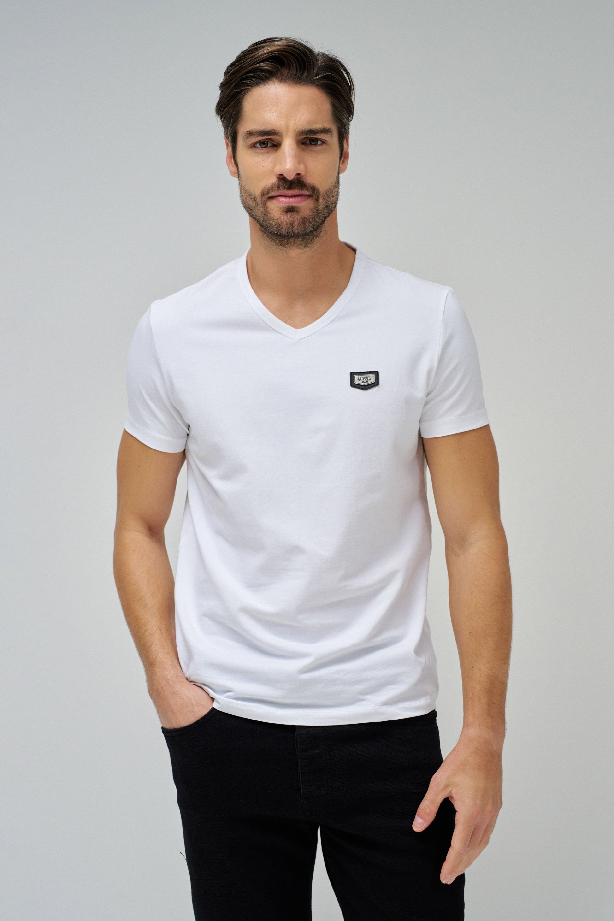 Vneck Cotton Lycra T-Shirt Metal Badge in White T-Shirts Salsa Jeans