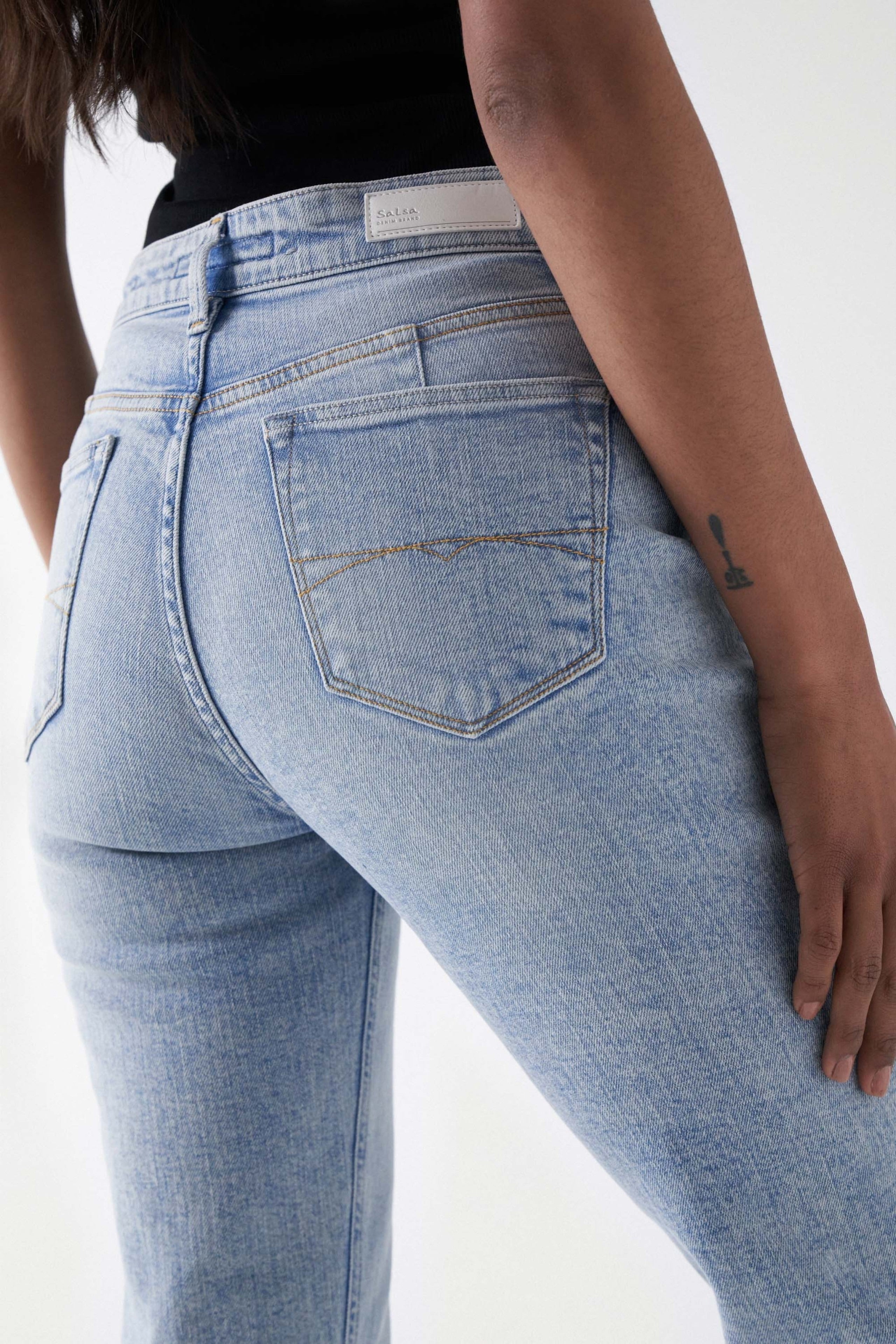 True Cropped Slim Comfort in Light Wash Jeans Salsa Jeans