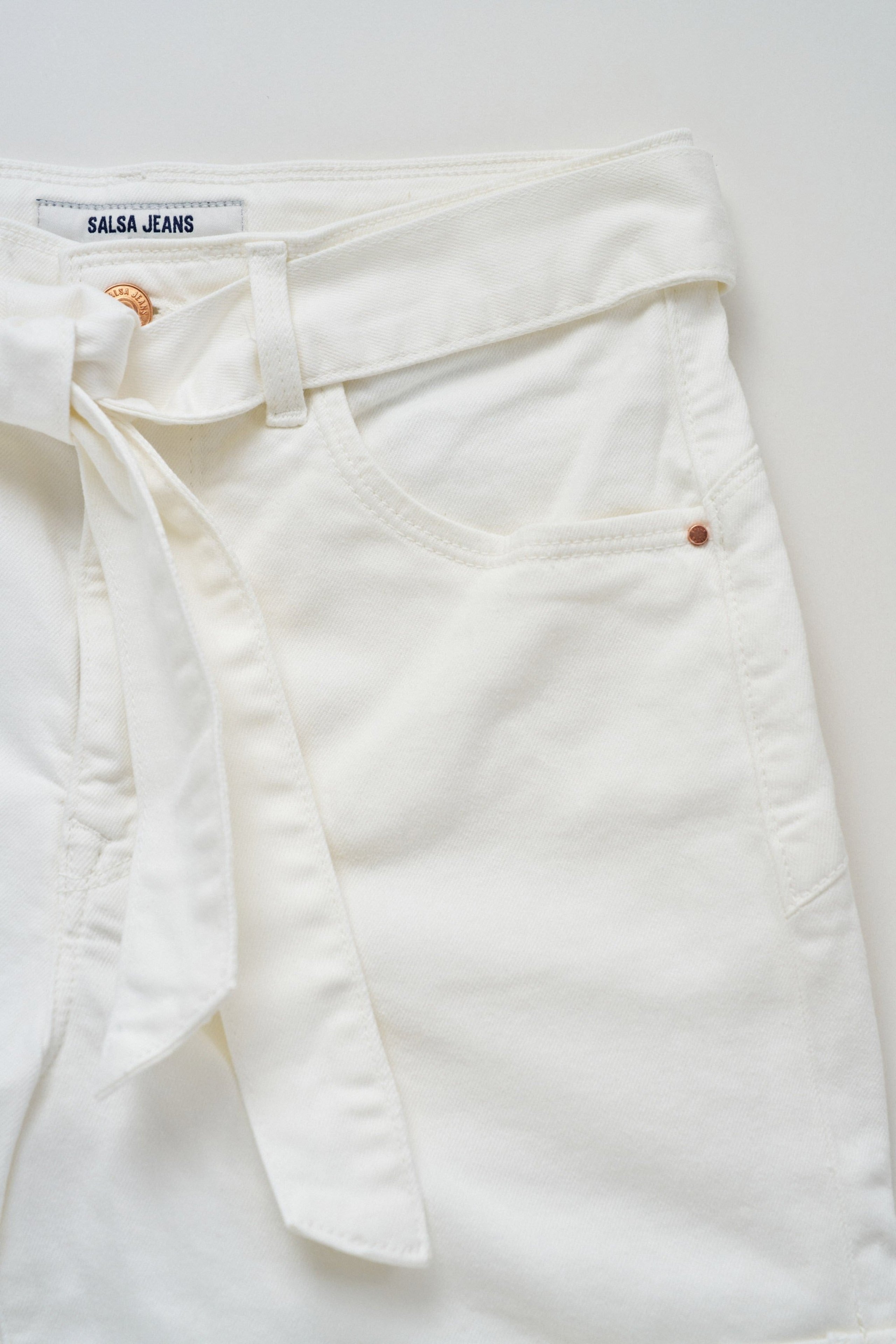 Short Glamour in Light Pearl Shorts Salsa Jeans