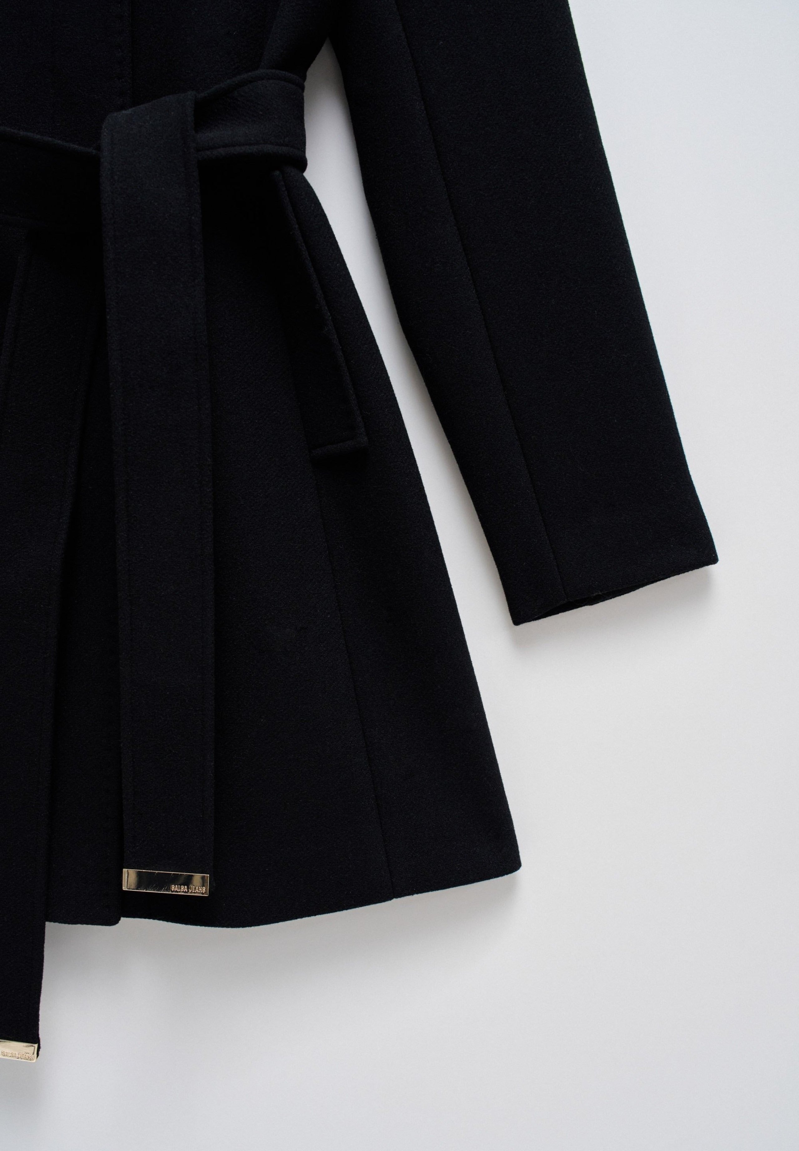 The Reimagined Wool Coat in Black Jacken Salsa Jeans