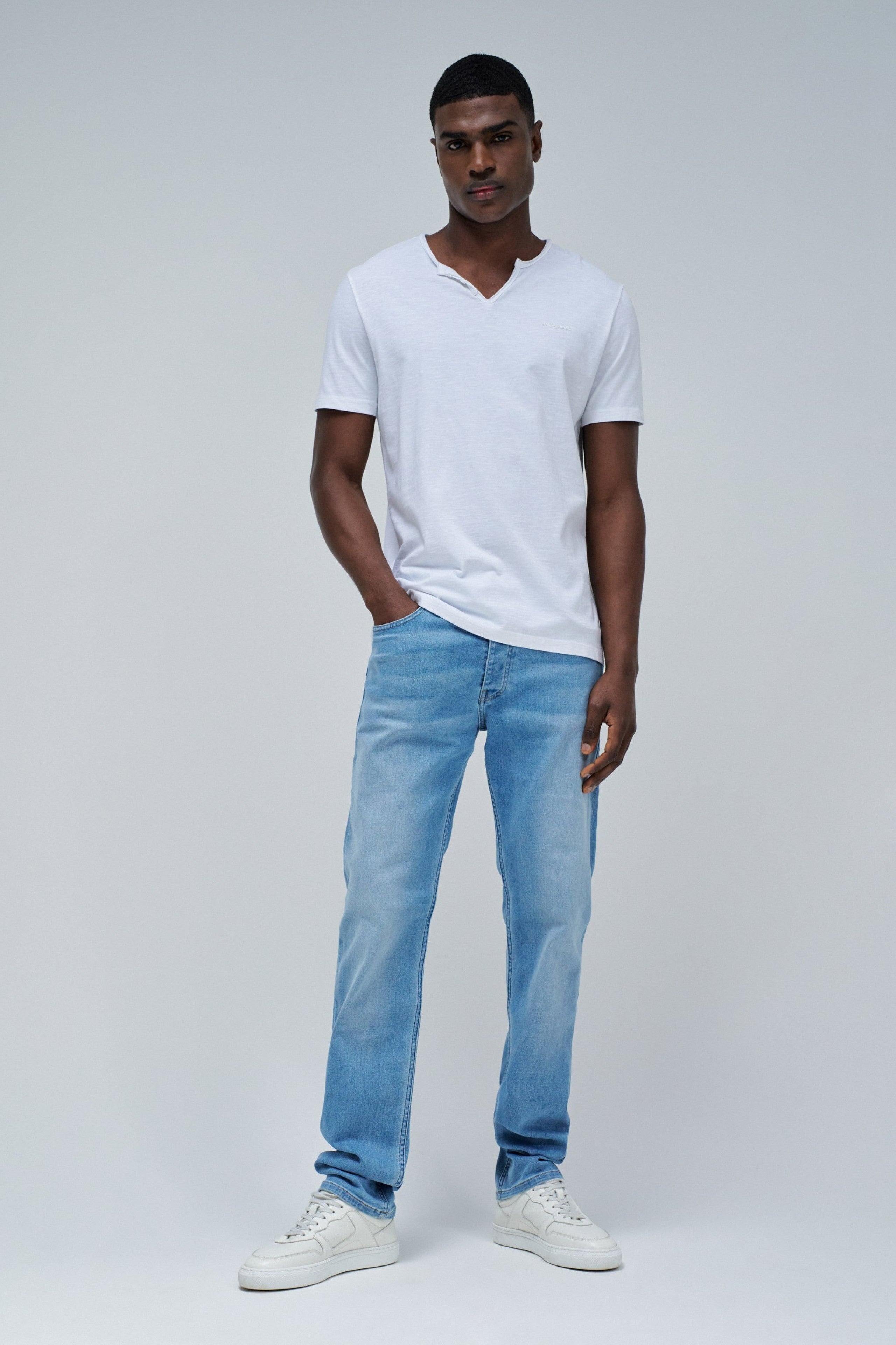 Vneck Basic T-Shirt Slim Fit in White T-Shirts Salsa Jeans