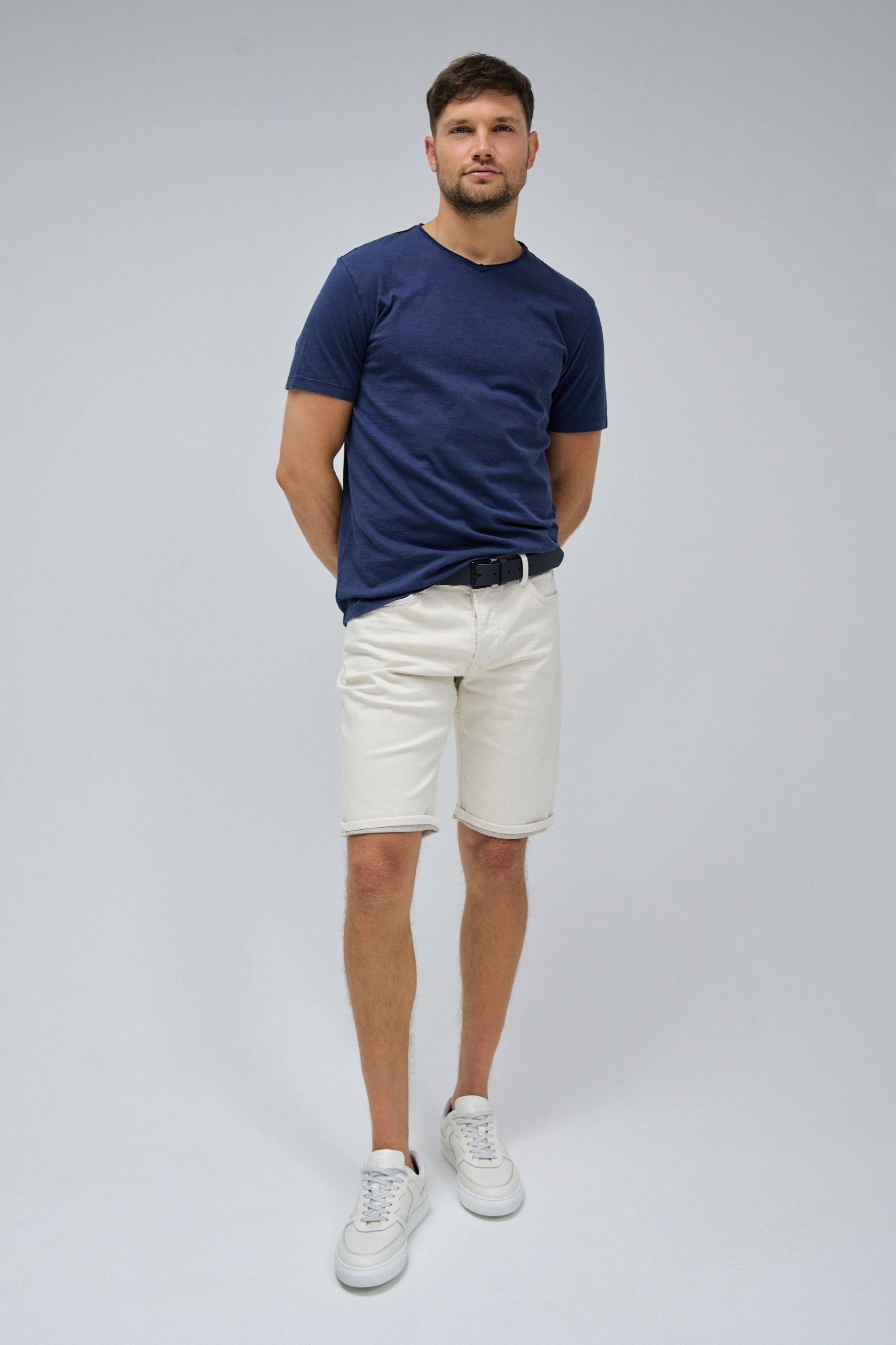 T-Shirt V Neck Raw Edge Slim Fit in Medium Blue T-Shirts Salsa Jeans
