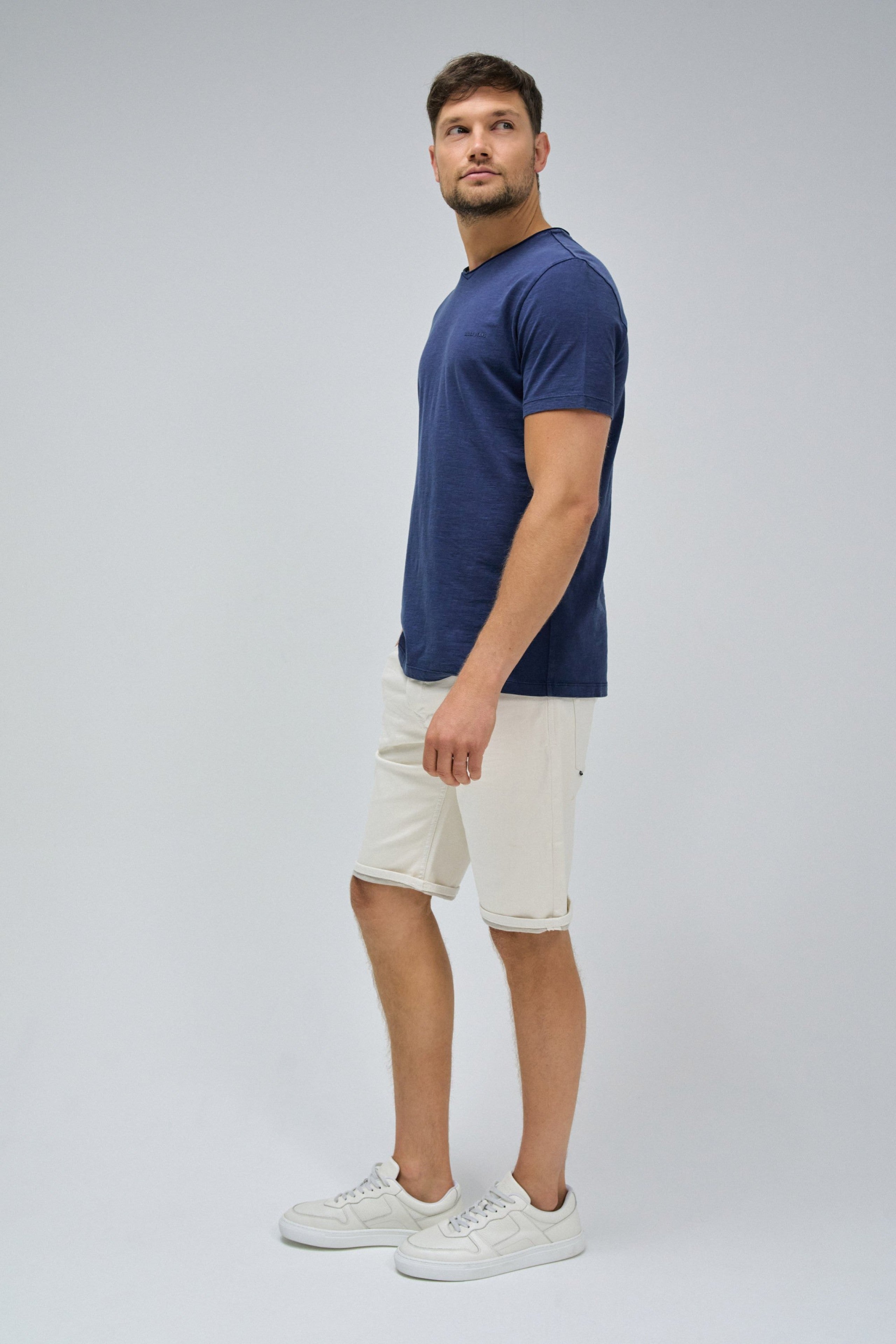 T-Shirt V Neck Raw Edge Slim Fit in Medium Blue T-Shirts Salsa Jeans