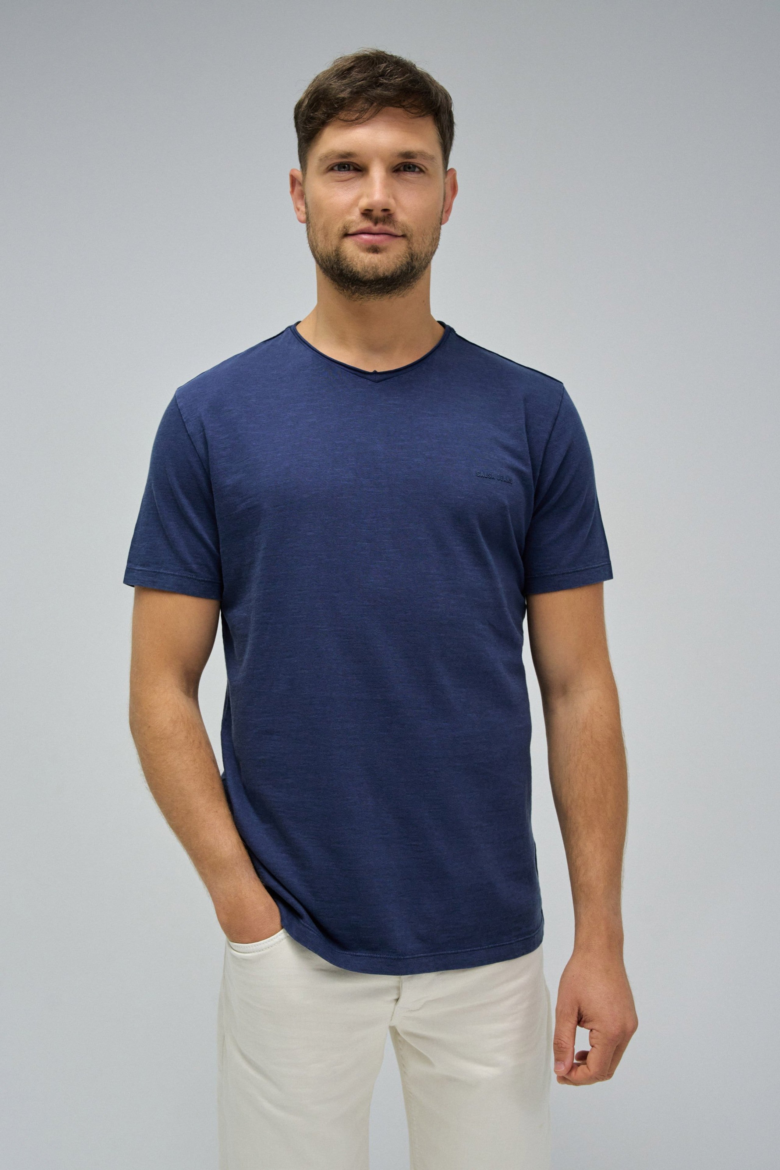 T-Shirt V Neck Raw Edge Slim Fit in Medium Blue T-Shirts Salsa Jeans