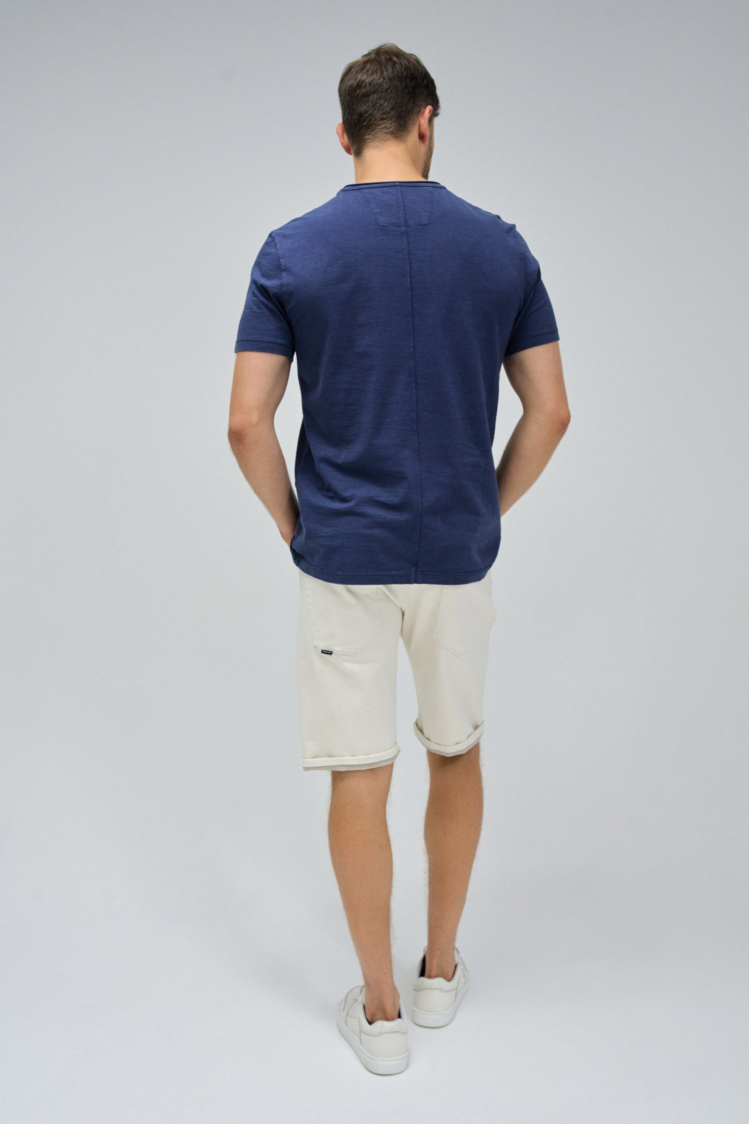 T-Shirt V Neck Raw Edge Slim Fit in Medium Blue T-Shirts Salsa Jeans