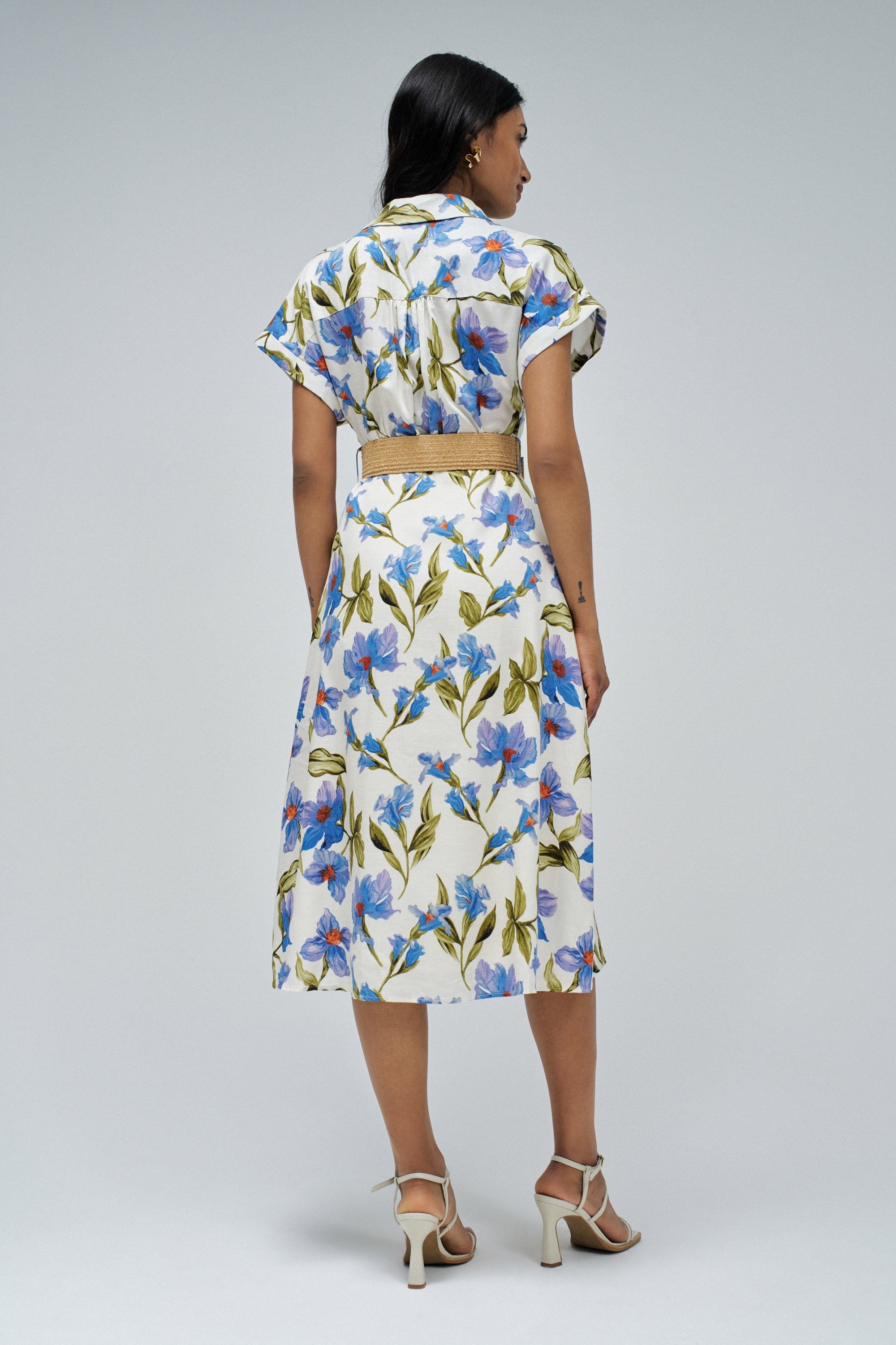 Linen Shirt Dress With Front Buttoned Belt in Medium Blue V1 Kleider Salsa Jeans