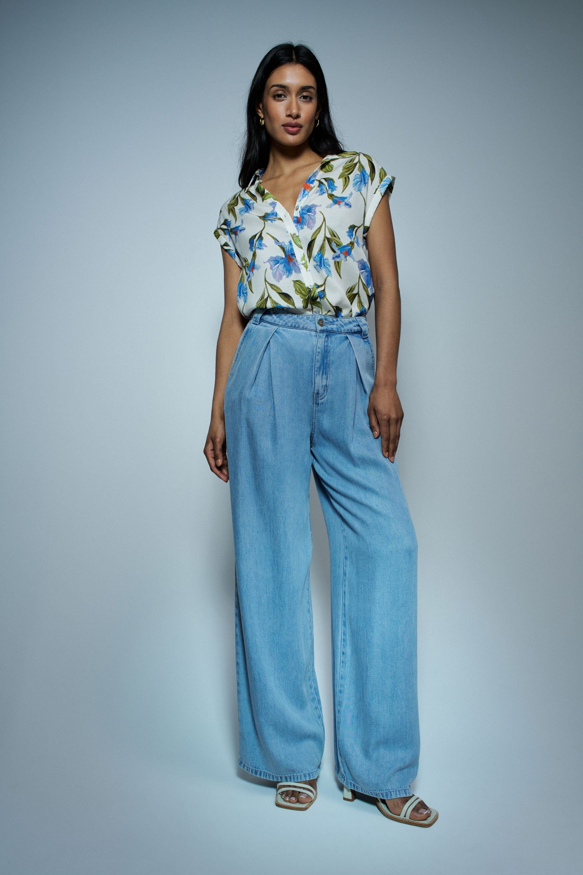 Basic Shirt With Shoulder Ruffles in Medium Blue V1 Hemden Salsa Jeans