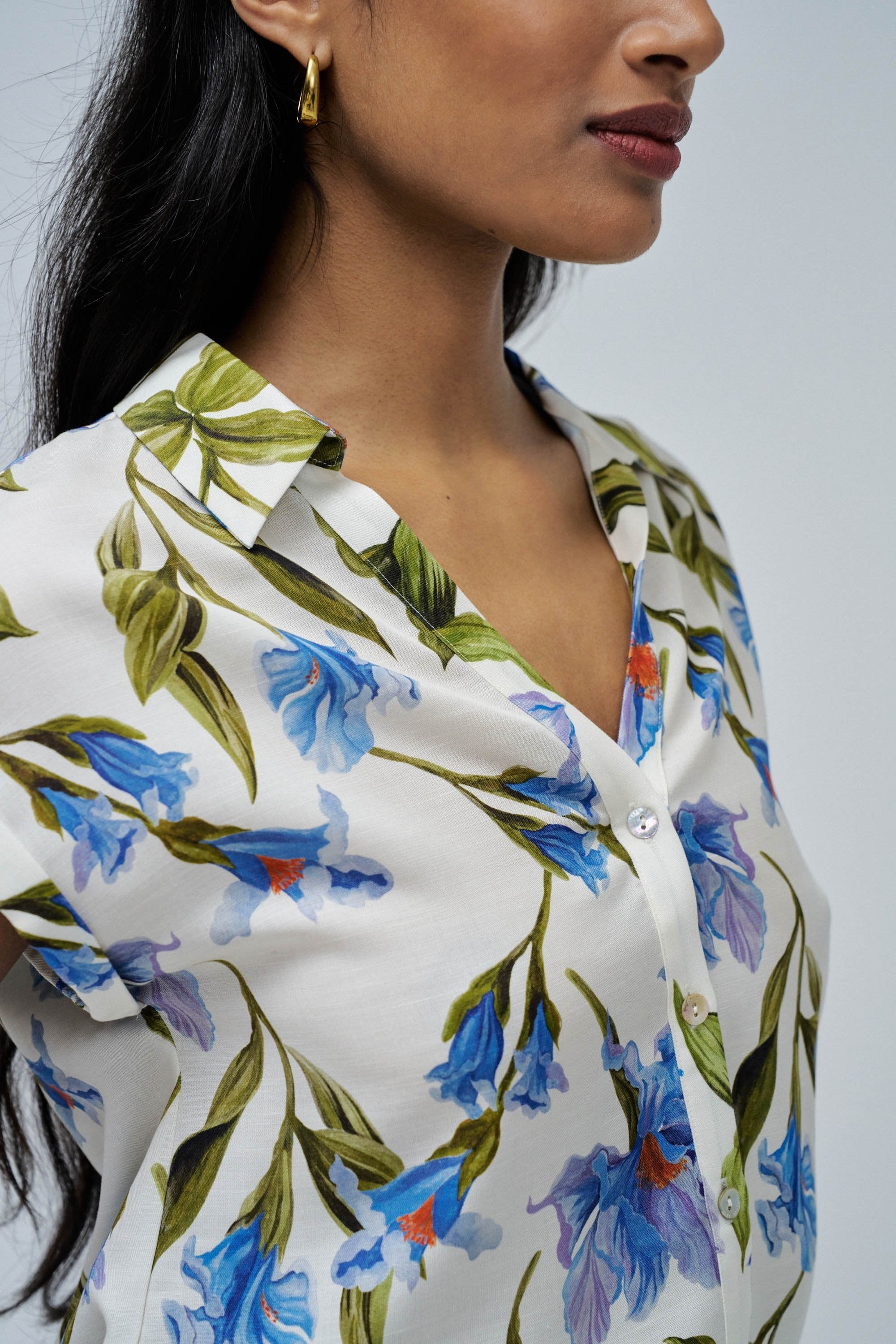 Basic Shirt With Shoulder Ruffles in Medium Blue V1 Hemden Salsa Jeans