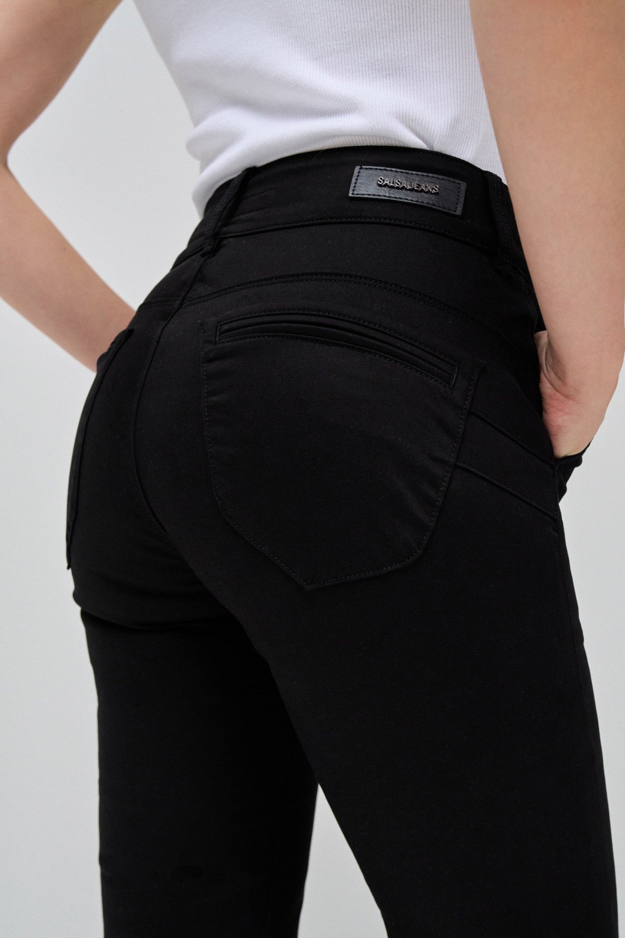 Secret Chino Straight in Black Hosen Salsa Jeans