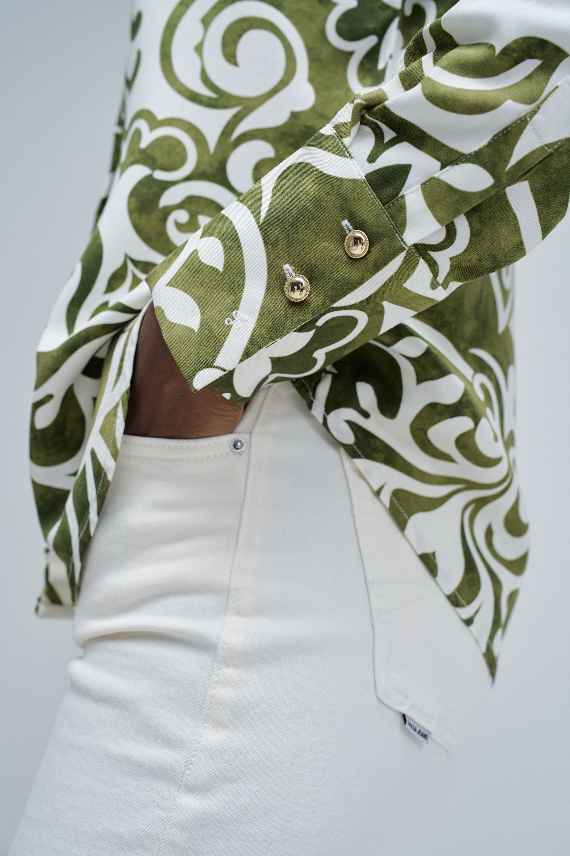 Basic Shirt W/ Gold Buttons in Dark Green V1 Hemden Salsa Jeans