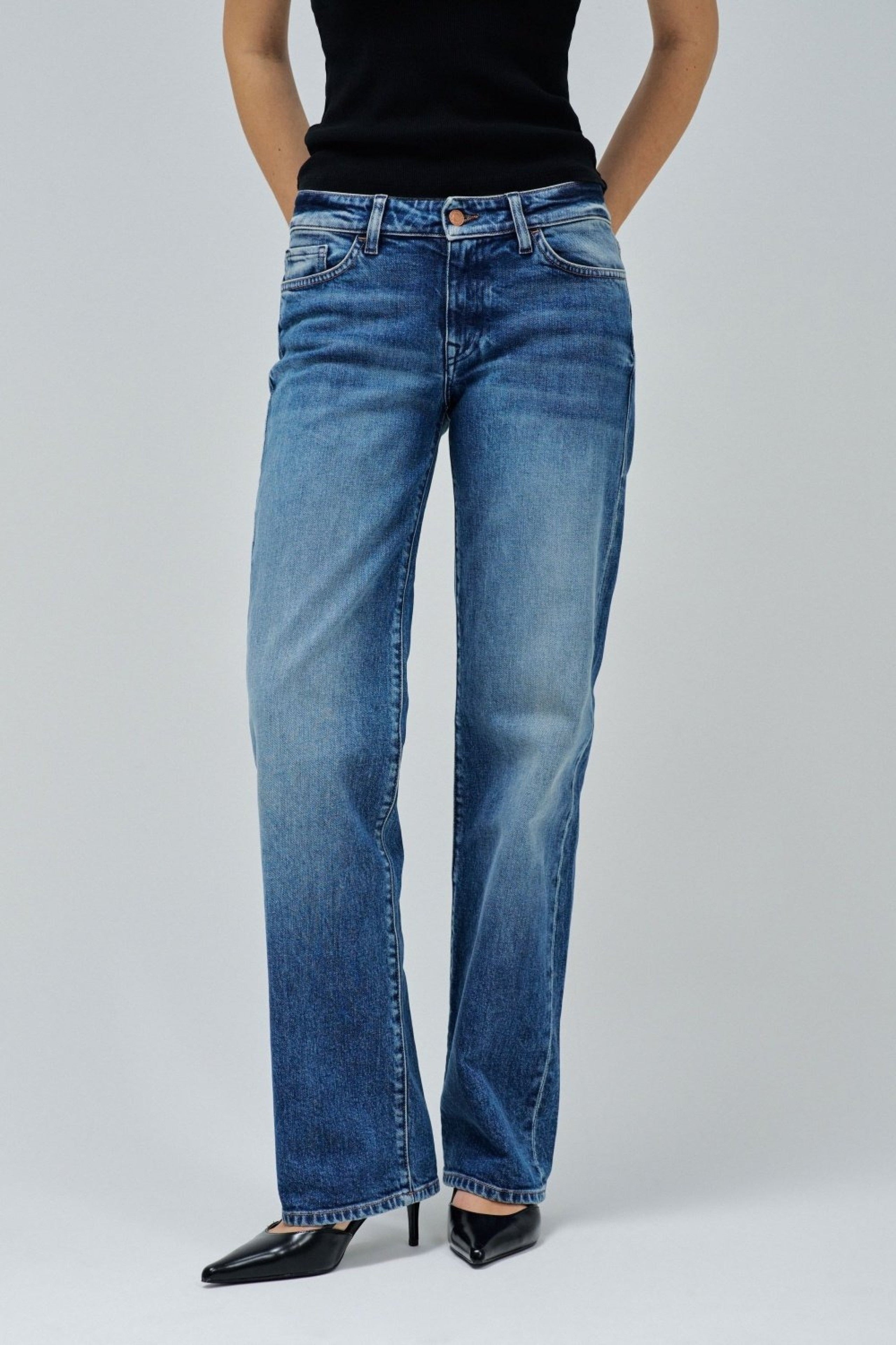 Jeans Low Rise Straight in Medium Wash Jeans Salsa Jeans