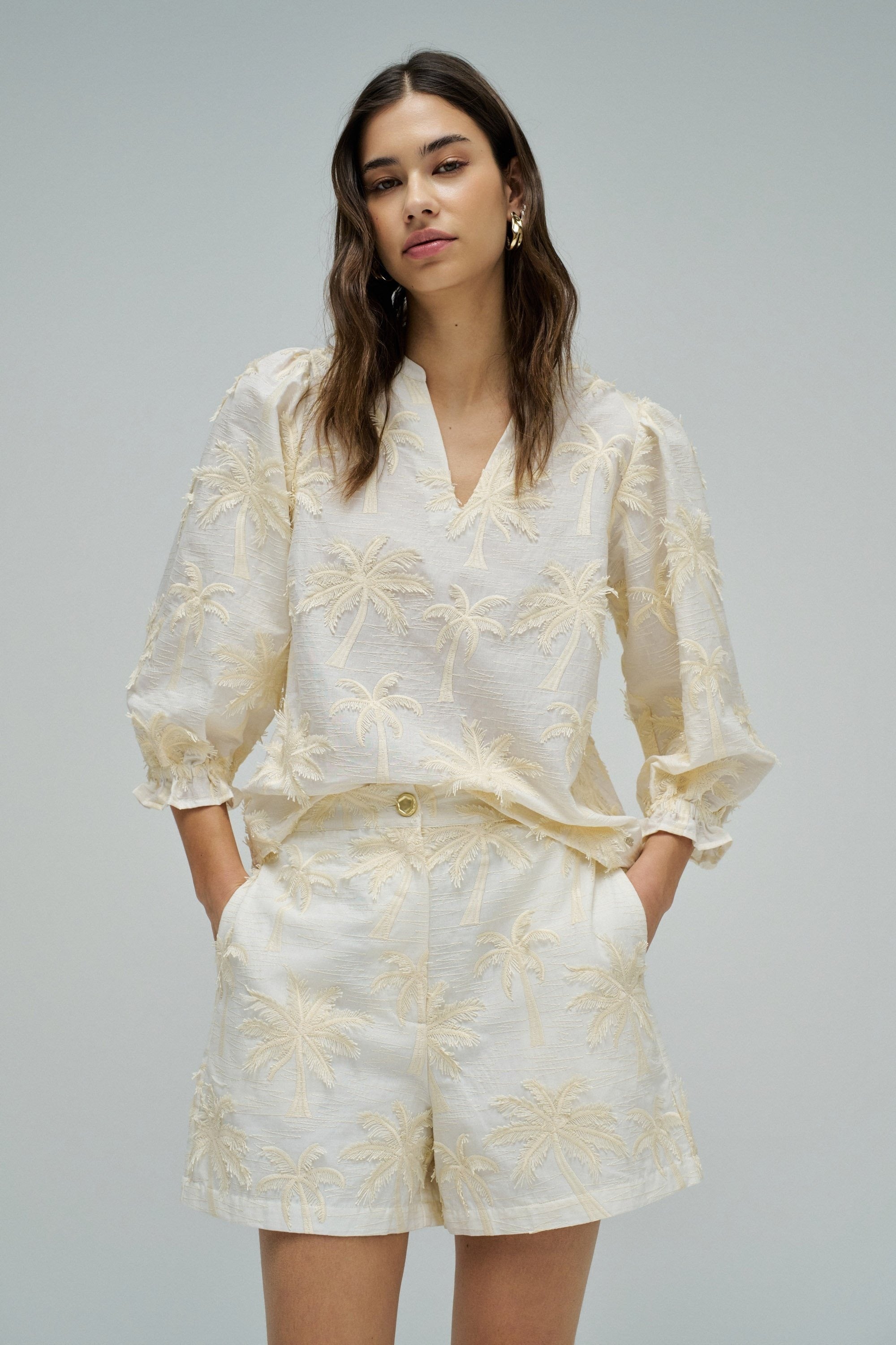 Blouse Textured 3D Fabric Effect in Light Pearl V1 Hemden Salsa Jeans