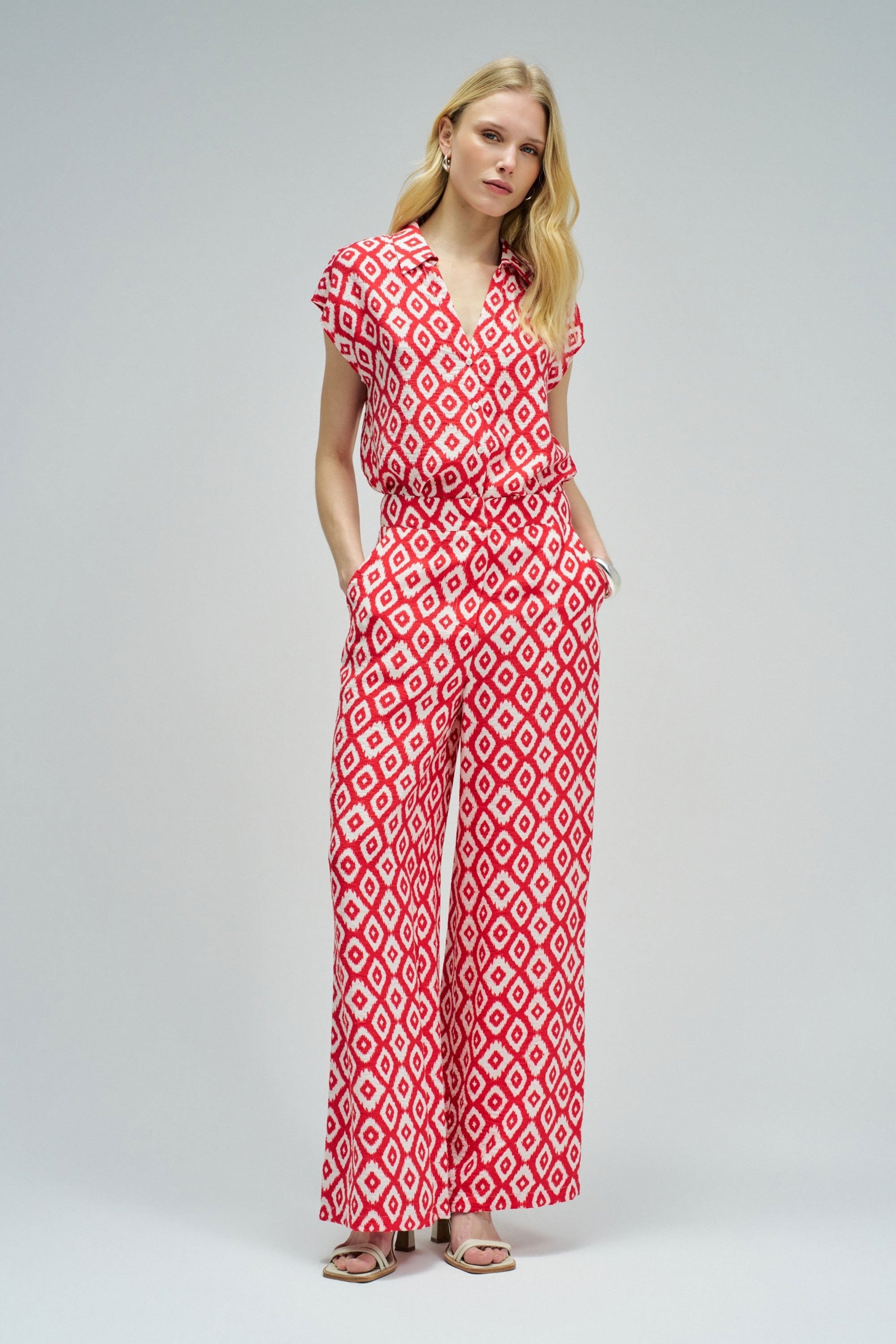 Basic Sleeveless Shirt in Light Pearl V1 Hemden Salsa Jeans