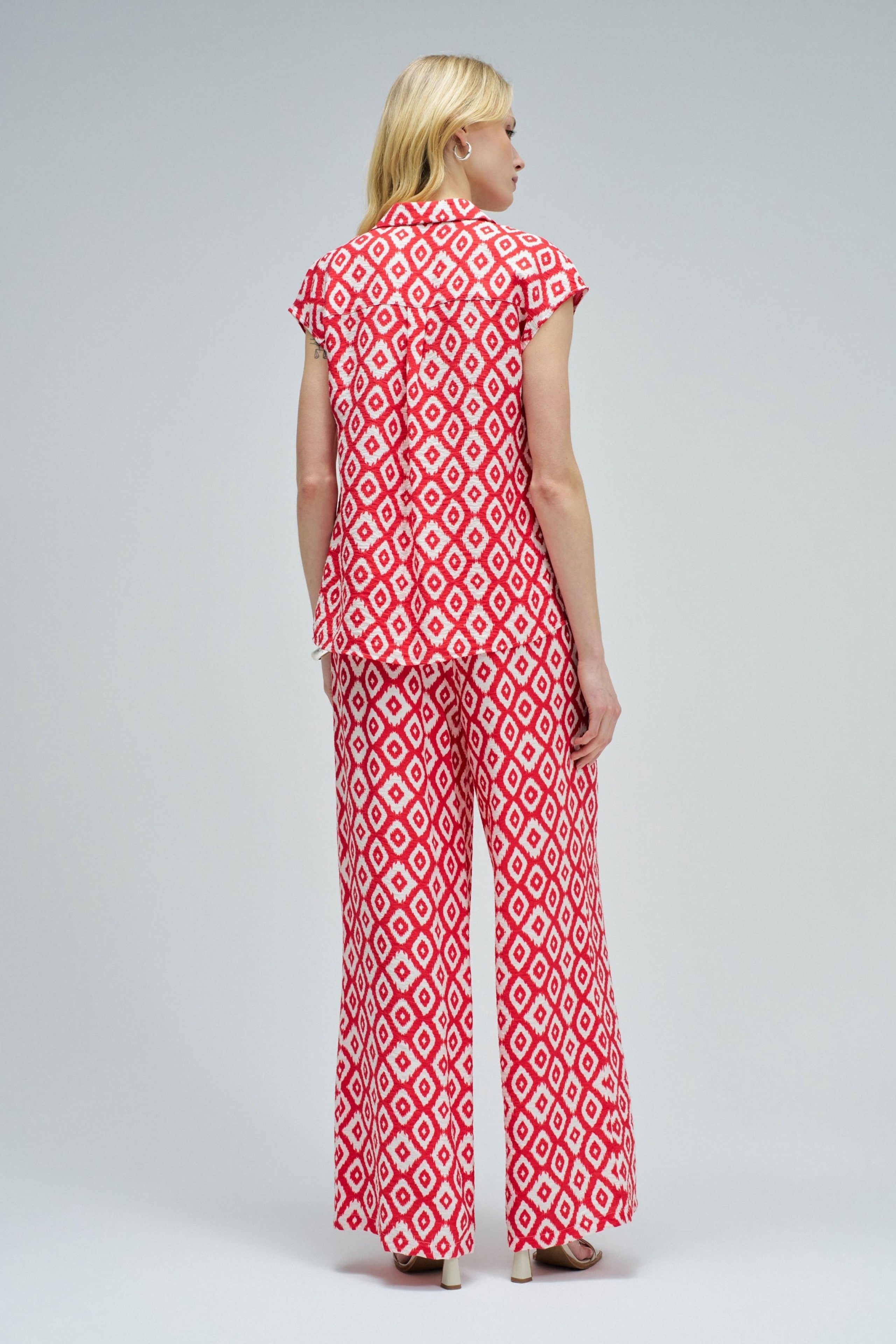 Basic Sleeveless Shirt in Light Pearl V1 Hemden Salsa Jeans