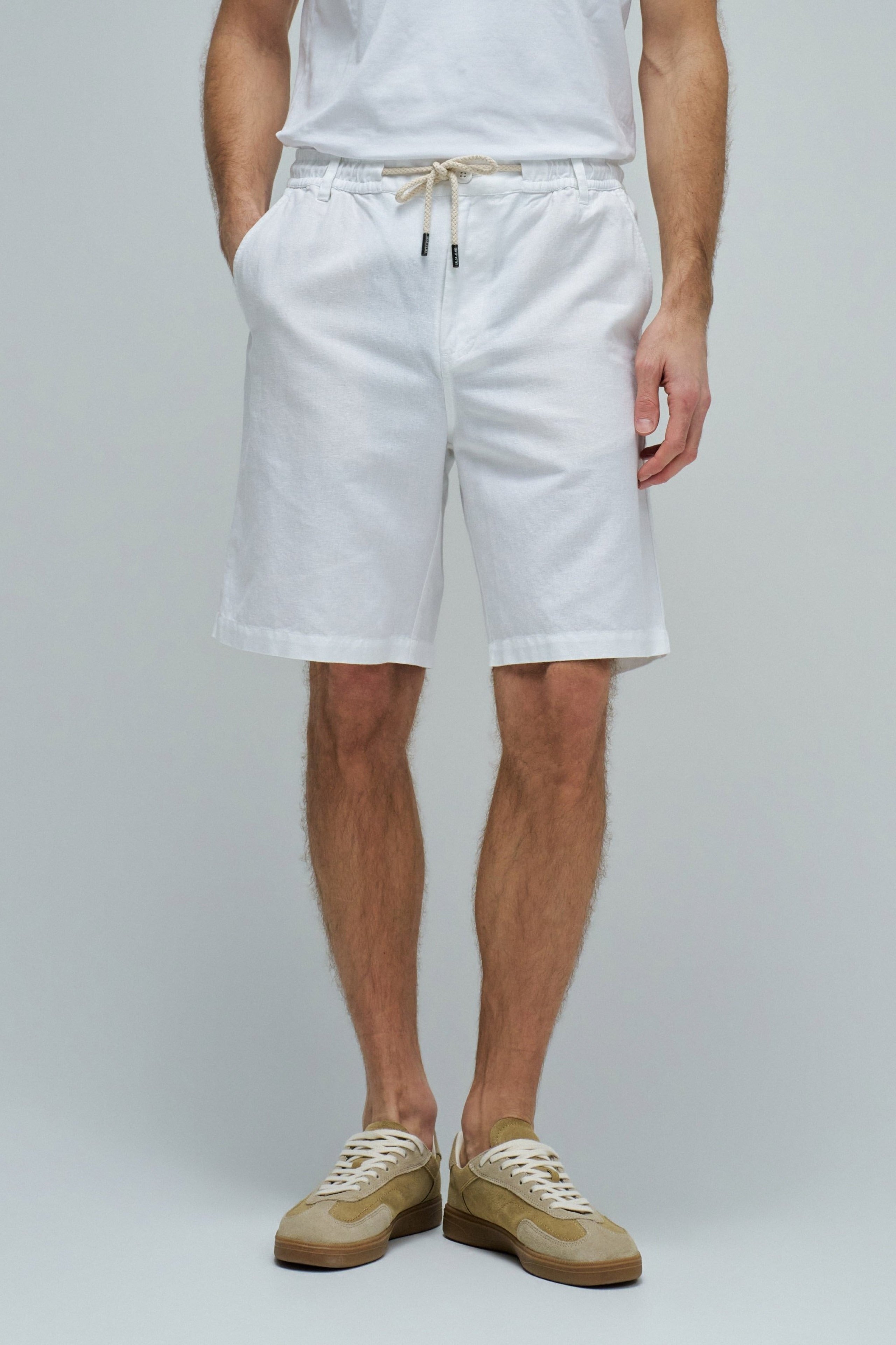 Cotton Linen Shorts in White