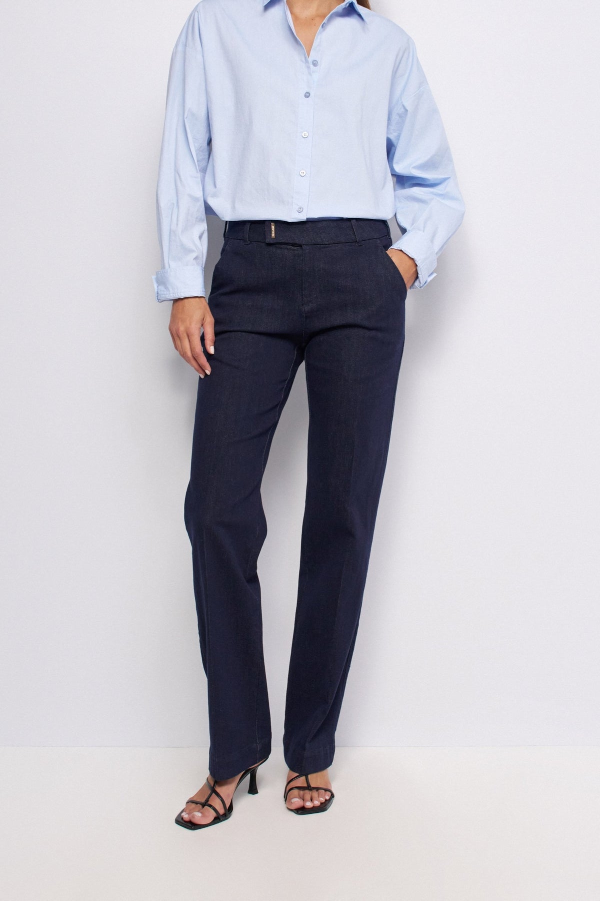 Flared Chino mit Taillendetail in Dark Wash Hosen Salsa Jeans
