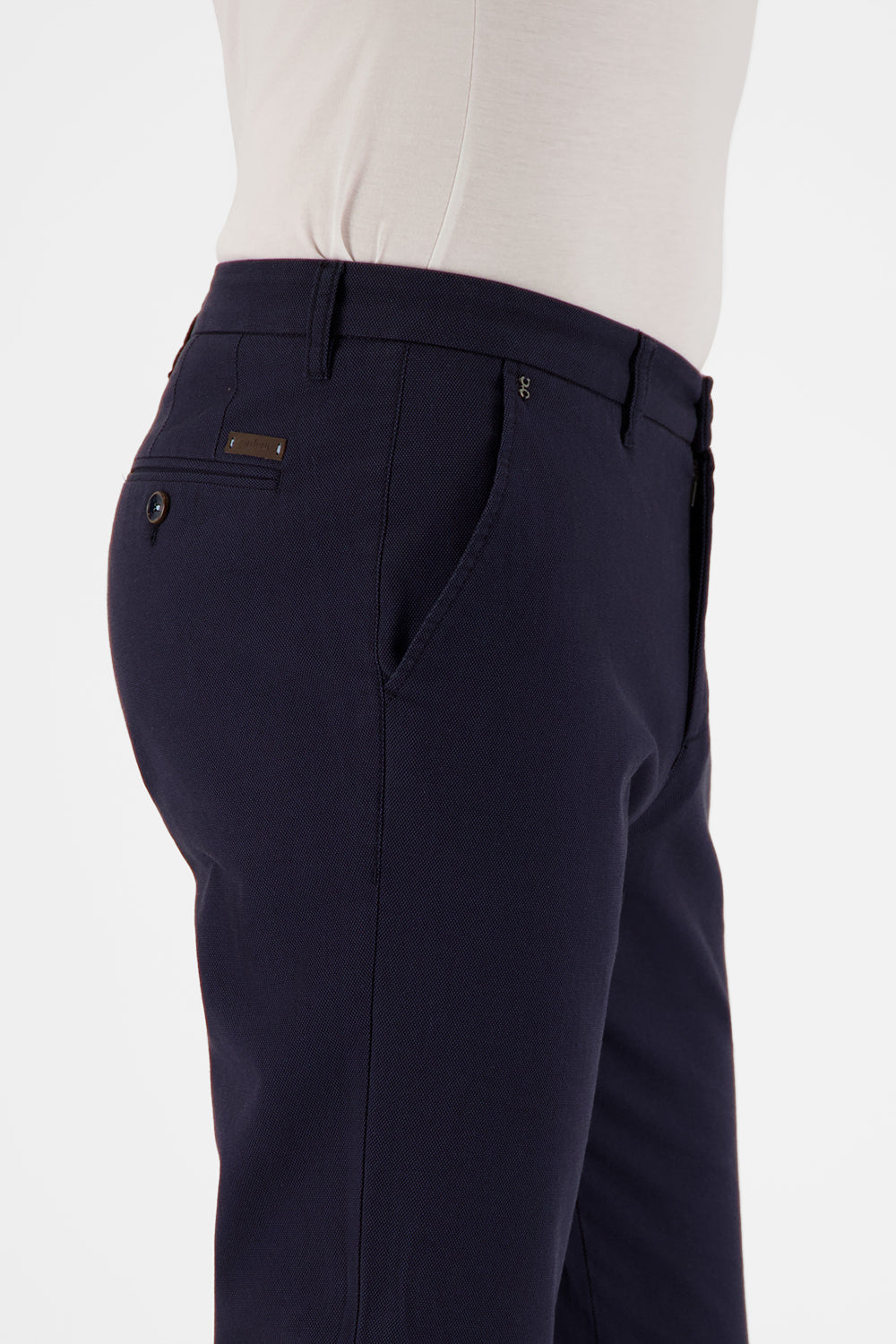 Bono in Dunkelmarine