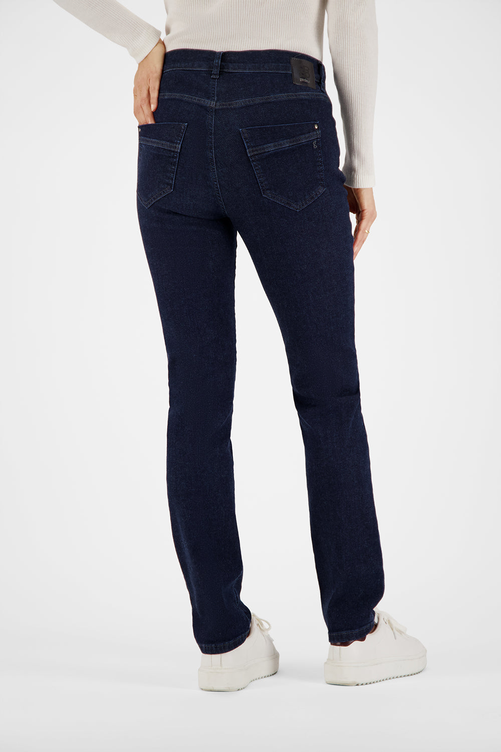 ZURI135 Jeans in Dark Stone