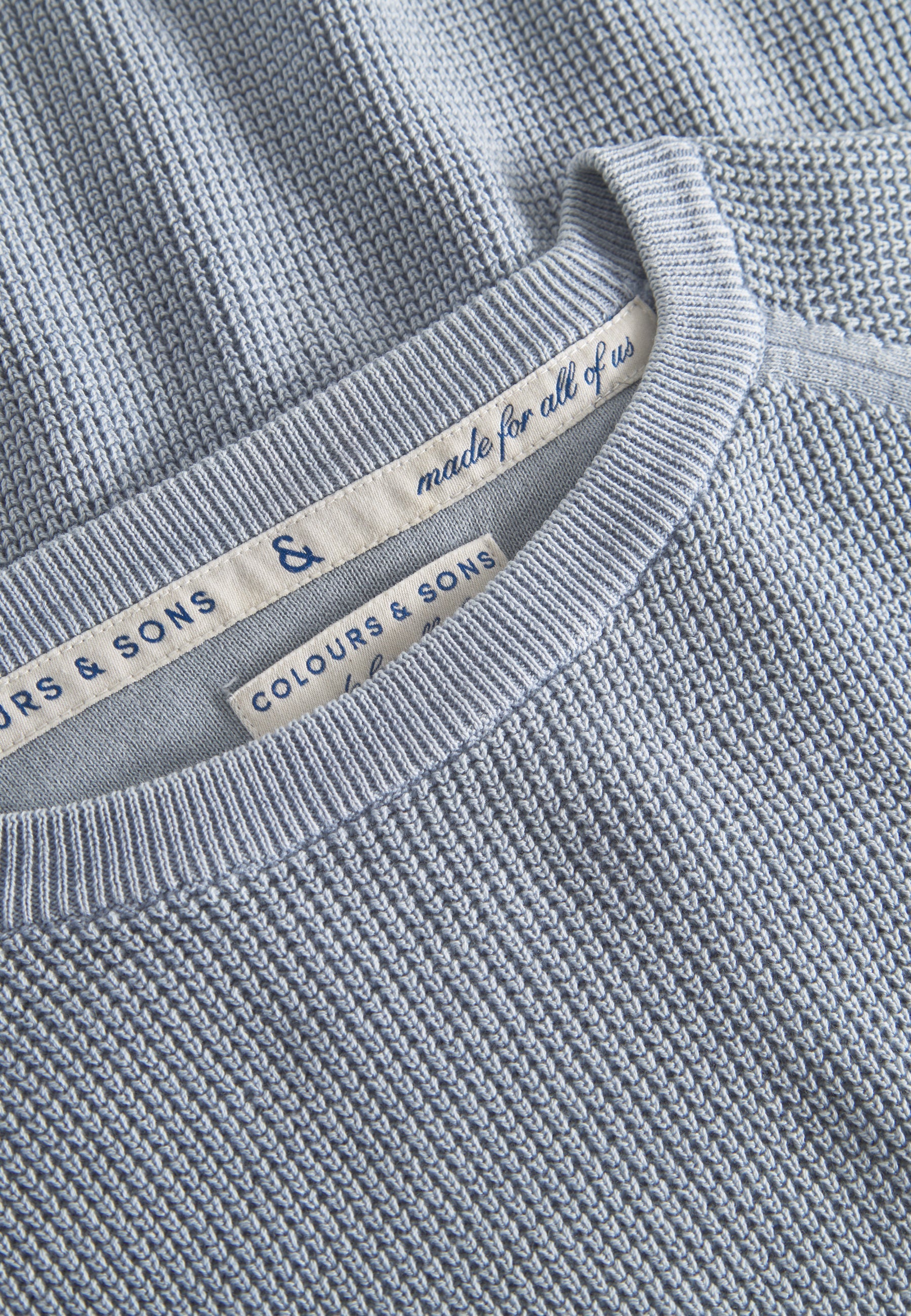 Roundneck-Washed in Sky Pullover Colours and Sons