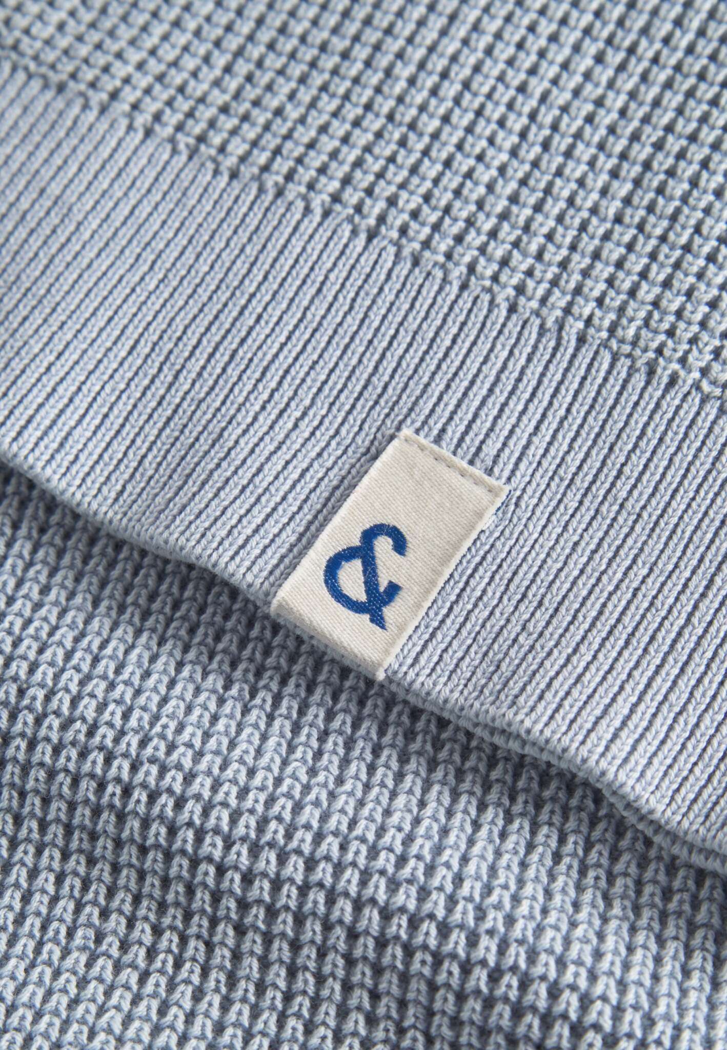 Roundneck-Washed in Sky Pullover Colours and Sons