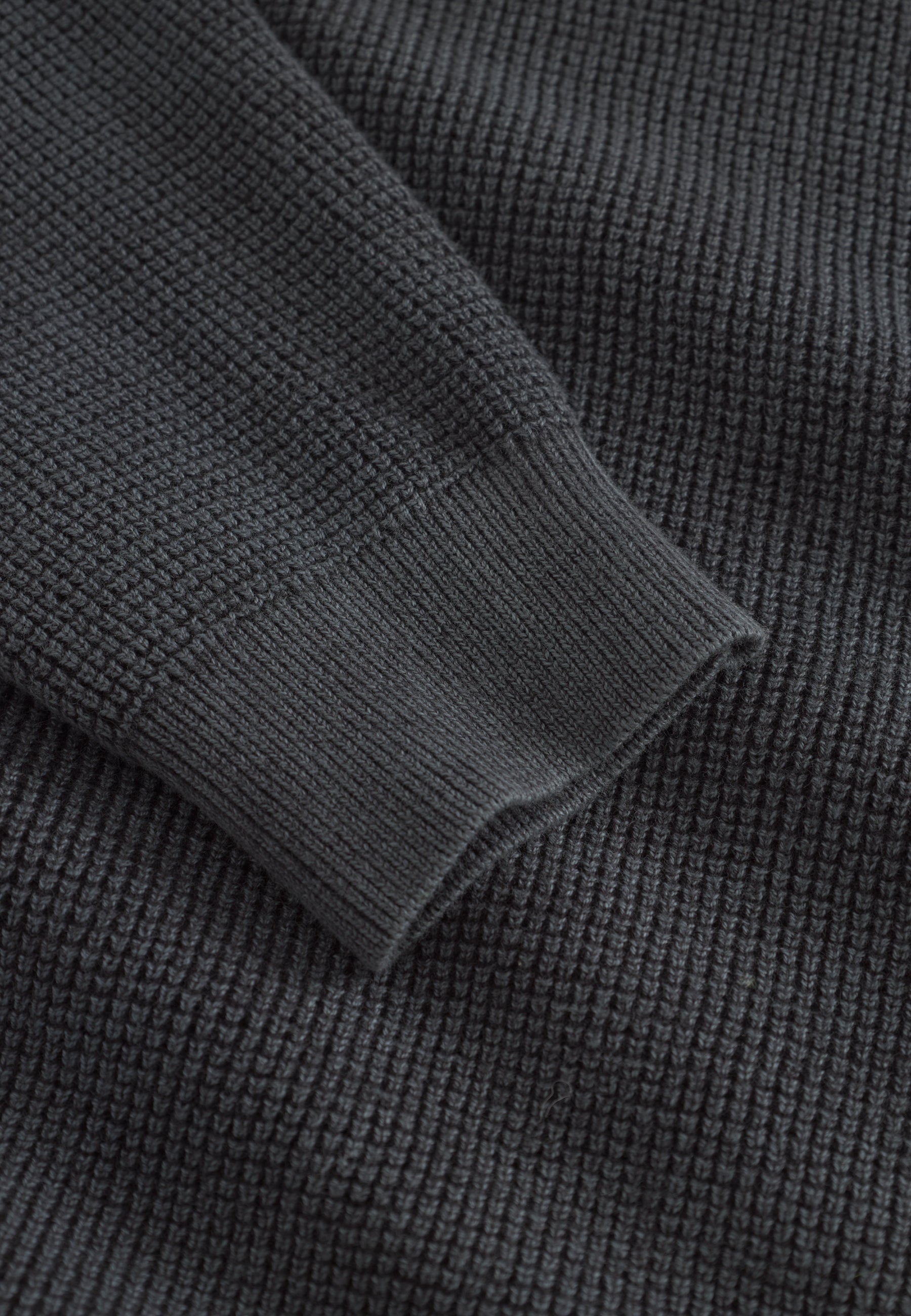 Roundneck Washed in Anthracite Pullover Colours and Sons