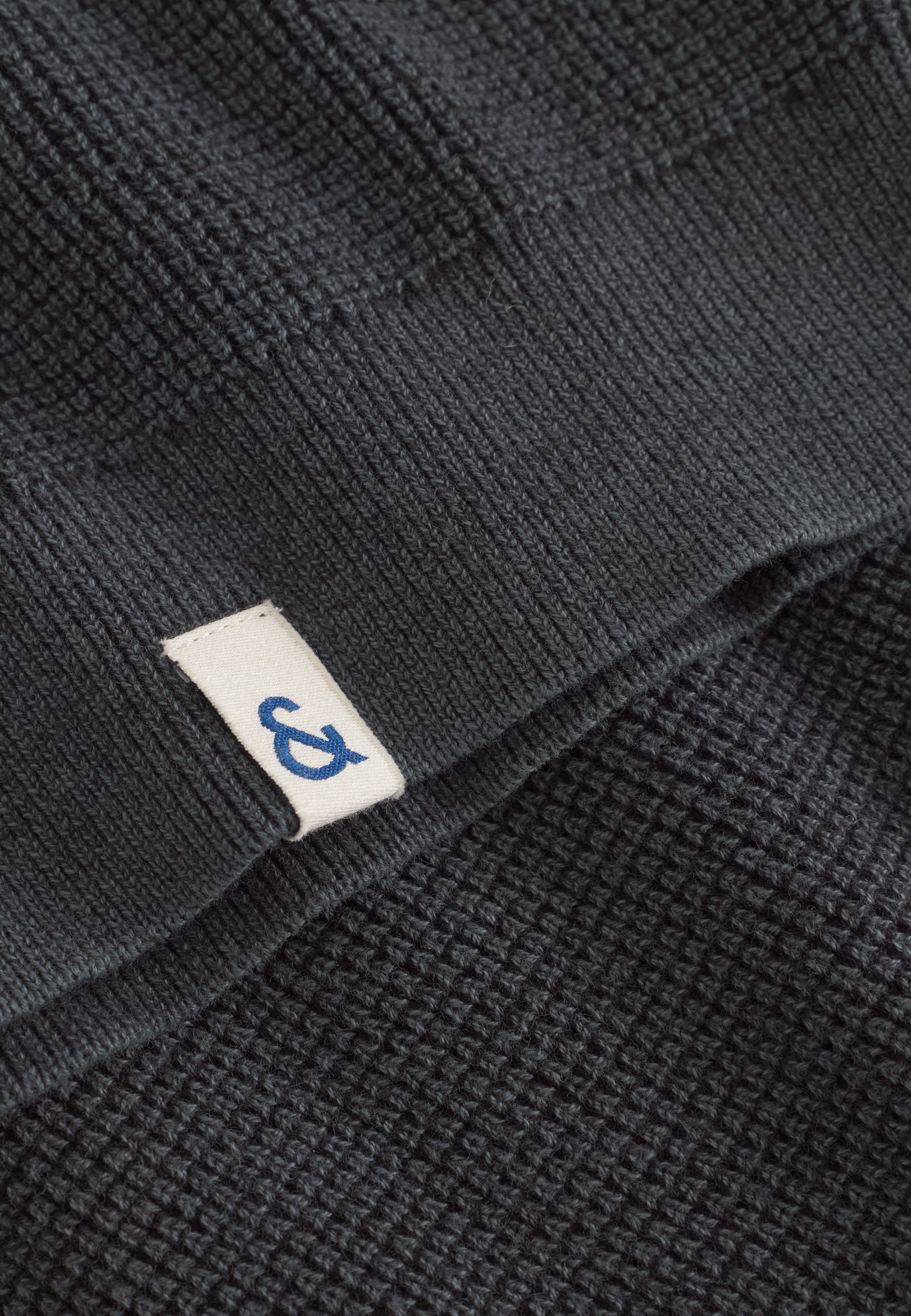 Roundneck Washed in Anthracite Pullover Colours and Sons