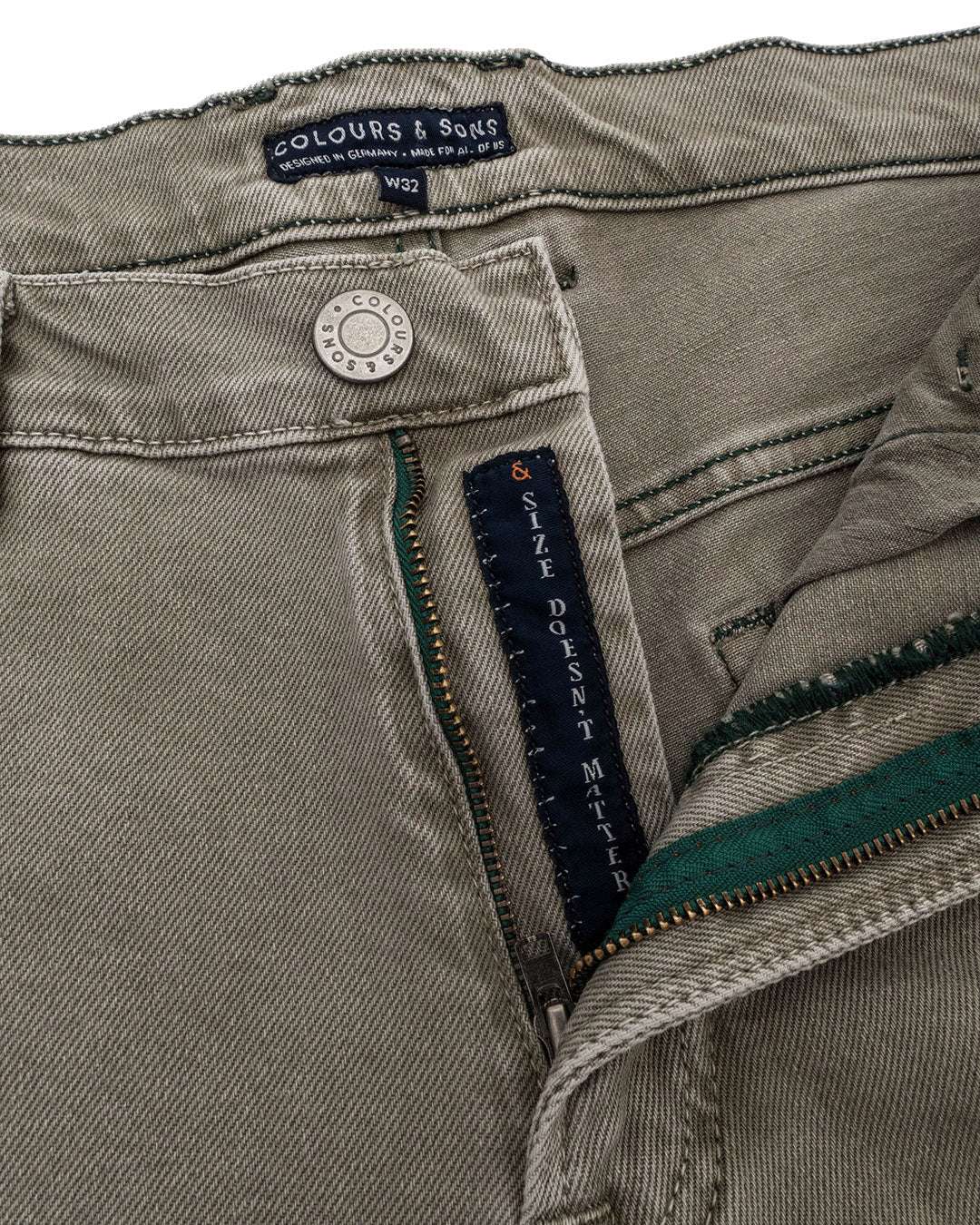 Pants Natural Dye Cropped in Khaki Hosen Colours and Sons
